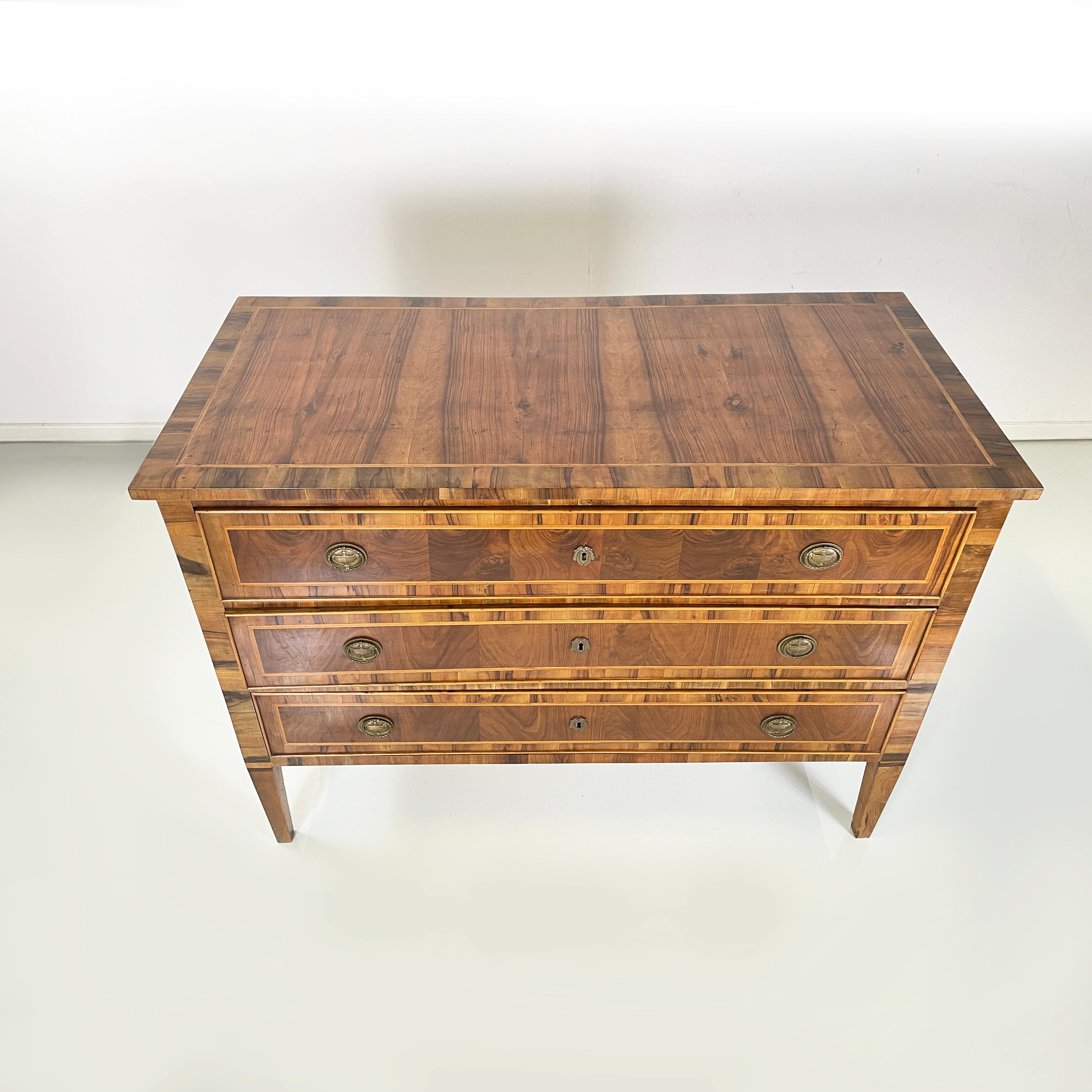 Directoire Italian antique Directory style Chest of drawers in solid wood, mid 1700s For Sale