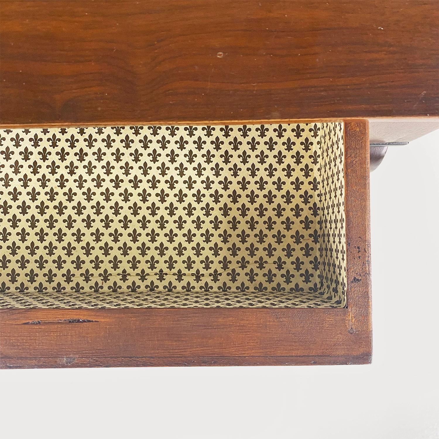 Mueble italiano antiguo de madera estilo imperio con puerta y cajón, años 1850 en venta 2