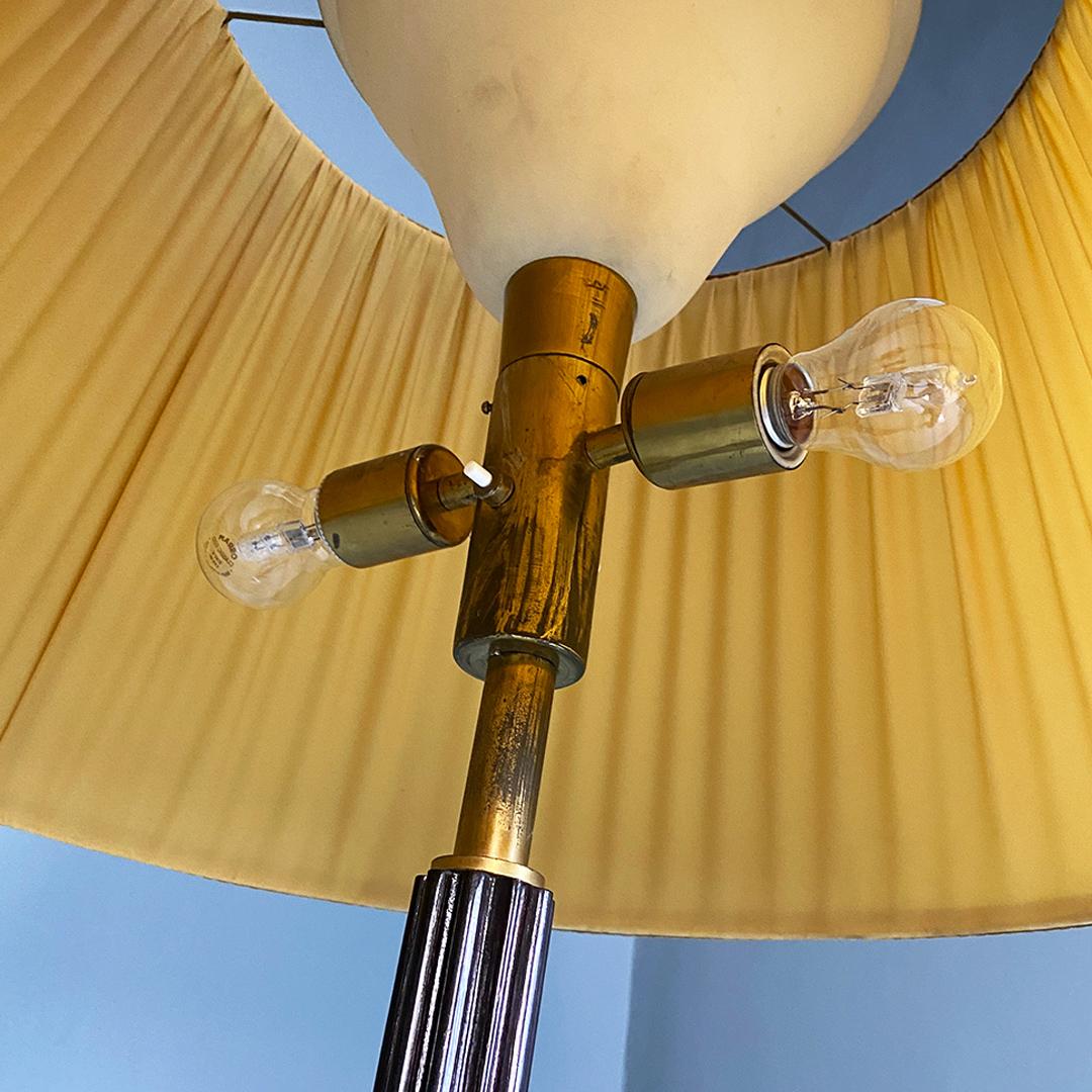 Italian Antique Floor Lamp with Wooden Stem Brass Base and Fabric Lampshade 1900 For Sale 7