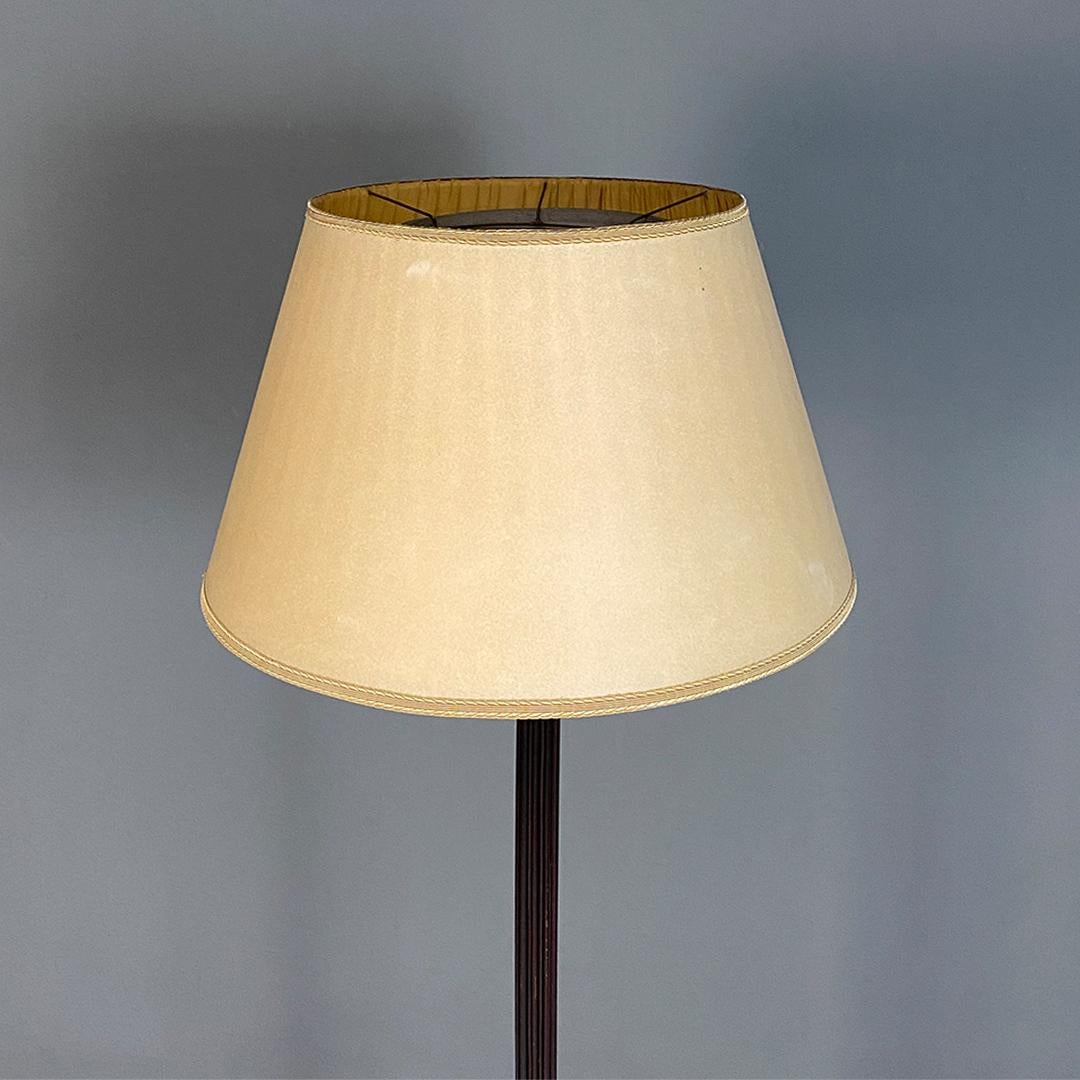Italian Antique Floor Lamp with Wooden Stem Brass Base and Fabric Lampshade 1900 For Sale 3