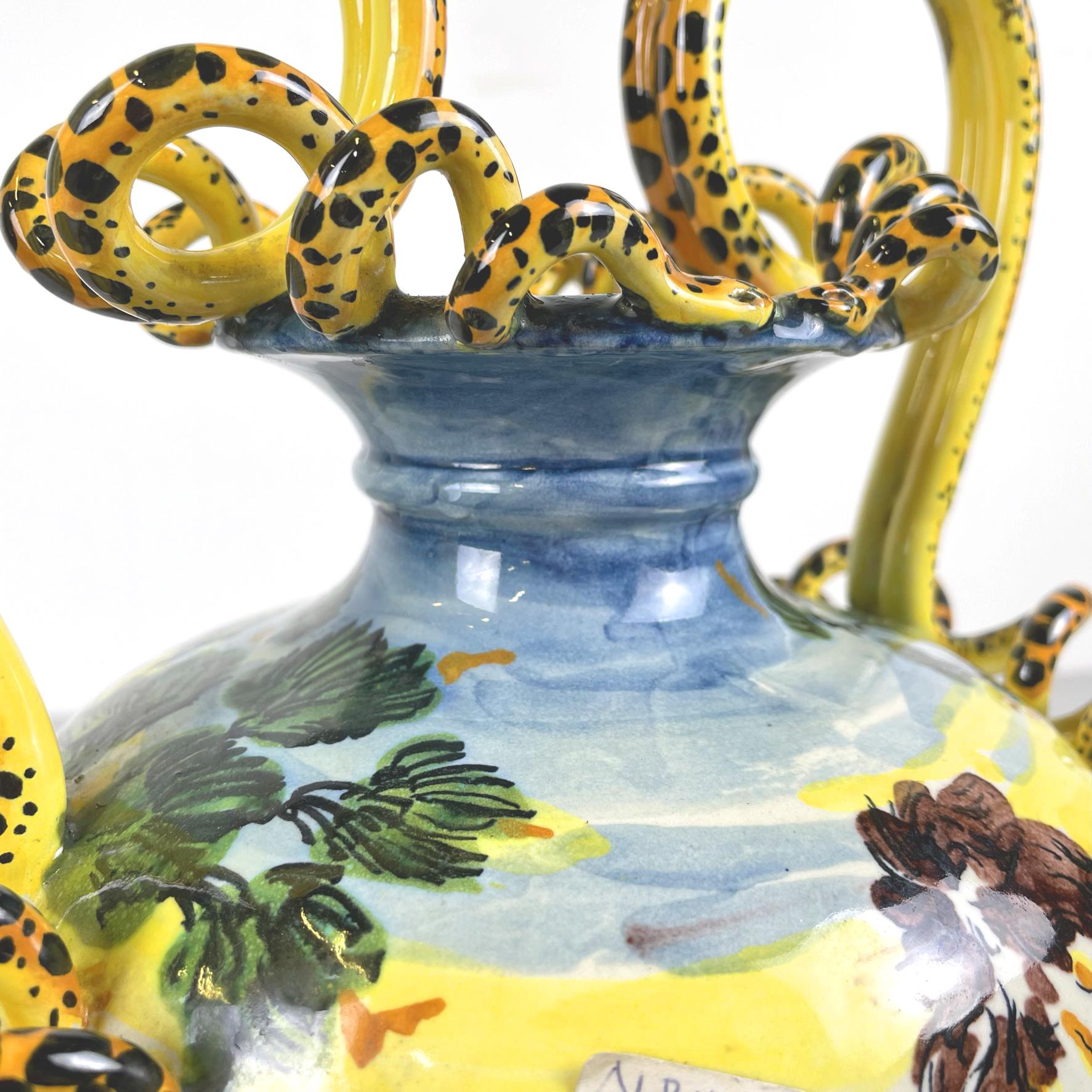 Vase Albisola italien ancien fabriqué à la main en céramique peinte à la main, années 1900 en vente 3