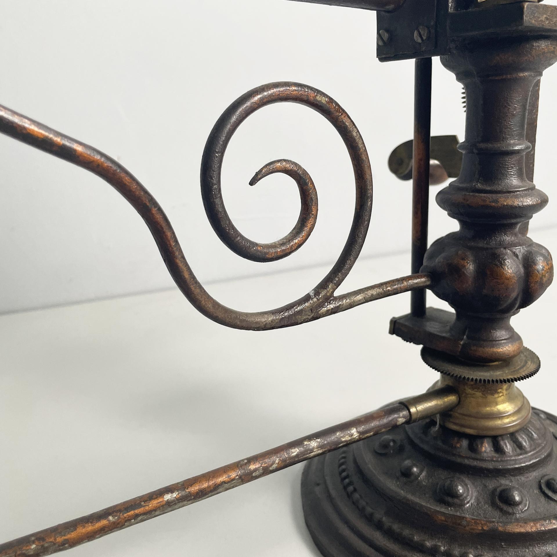 Italian antique mechanical tellurium in brass and cast iron, mid 1800s For Sale 7