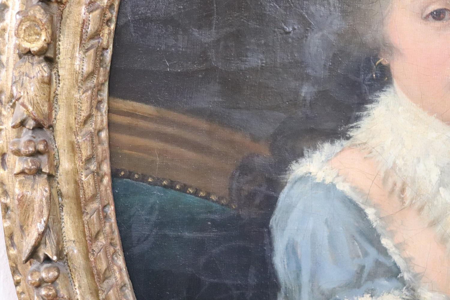 Peinture à l'huile italienne ancienne sur toile - Portrait d'une fille avec une partition de musique en vente 3