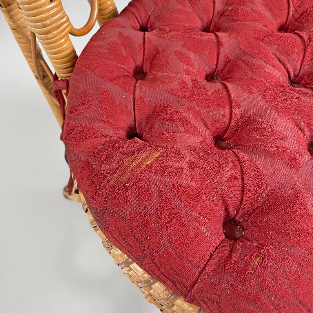 Italian antique rattan chairs with round decorations and red pillows early 1900s For Sale 8