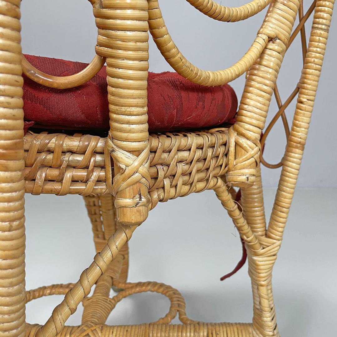 Italian antique rattan chairs with round decorations and red pillows early 1900s For Sale 11