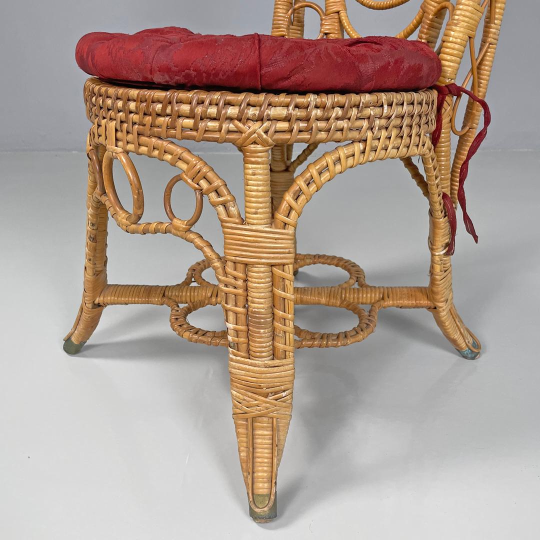 Italian antique rattan chairs with round decorations and red pillows early 1900s For Sale 13