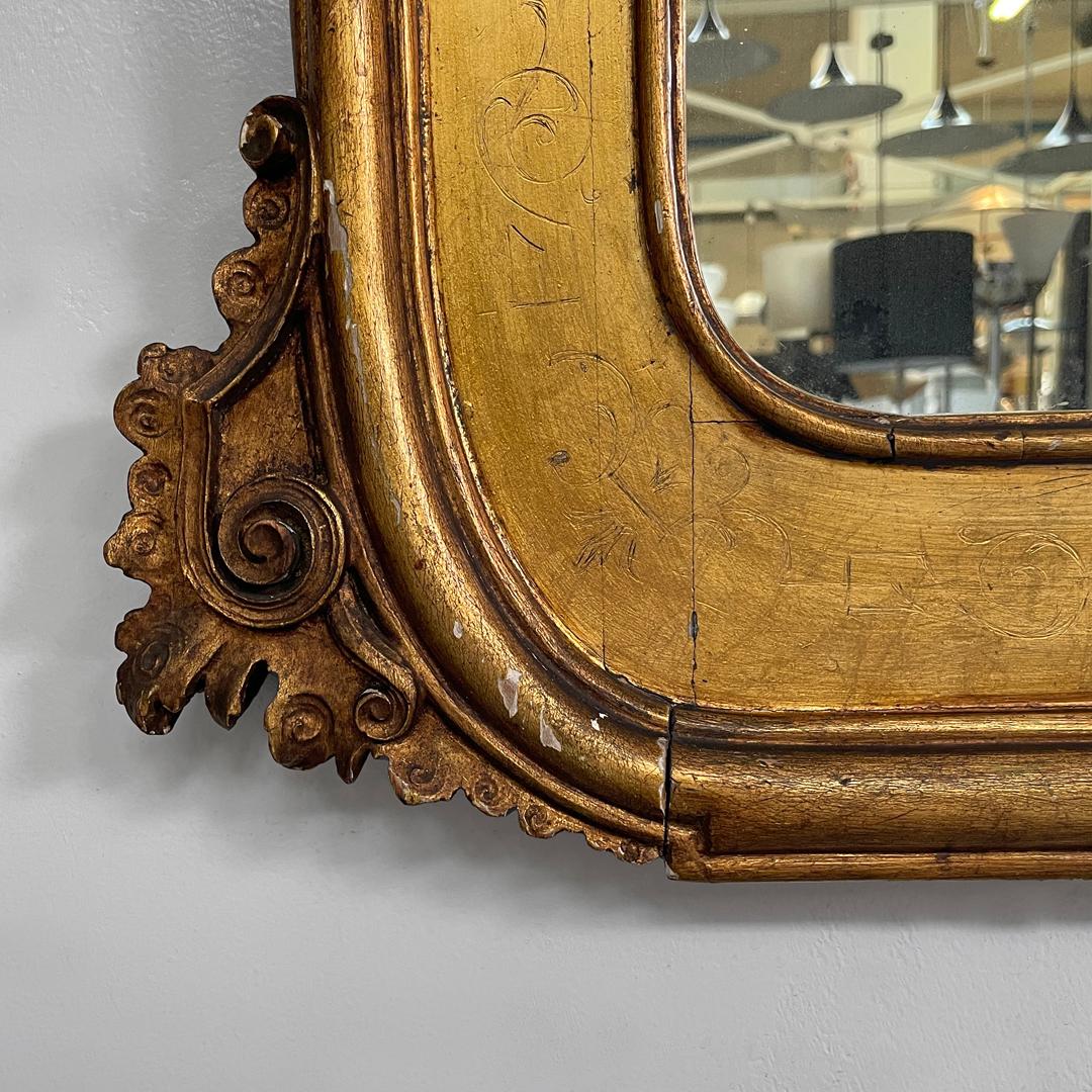 Specchio da parete rettangolare italiano decorato con cornice in legno a foglia d'oro, anni '50 del XIX secolo in vendita 11