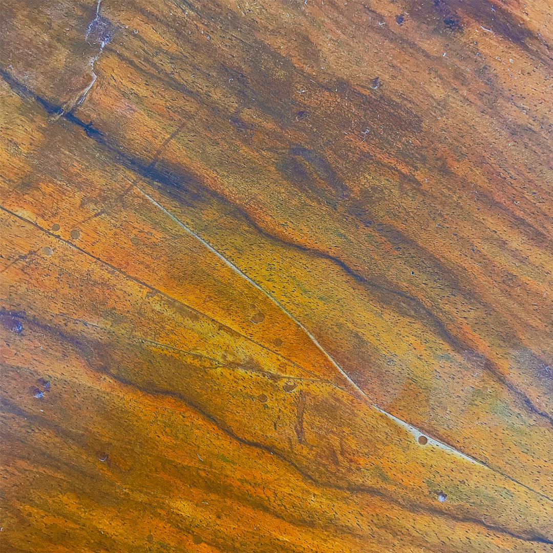 Escritorio italiano antiguo rectangular de madera de nogal, 1700 en venta 10