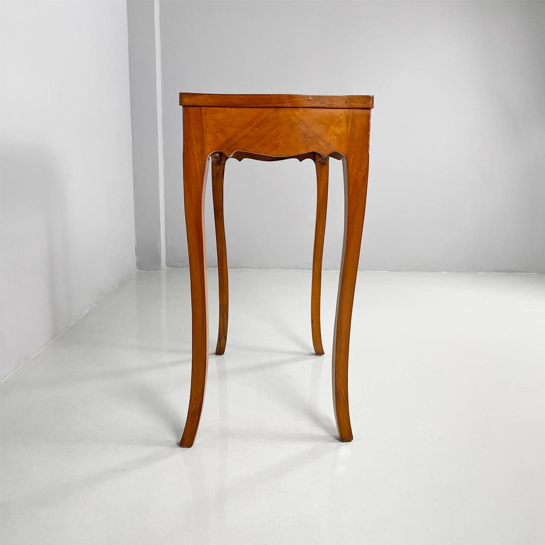 Escritorio italiano antiguo rectangular de madera de nogal, 1700 principios del siglo XVIII en venta