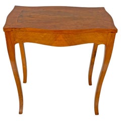 Escritorio italiano antiguo rectangular de madera de nogal, 1700