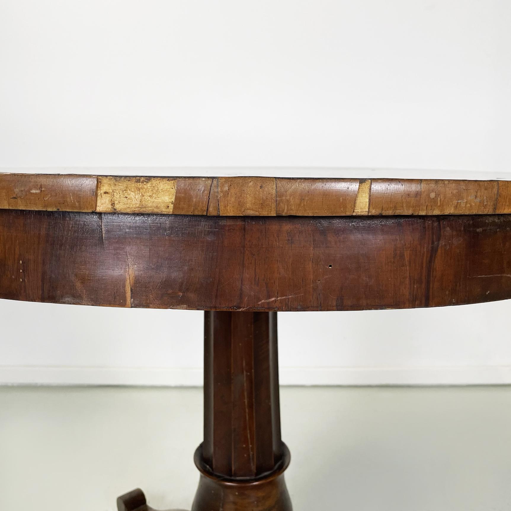 Italian antique round and finely worked wood dining table, 1800s         In Fair Condition For Sale In MIlano, IT