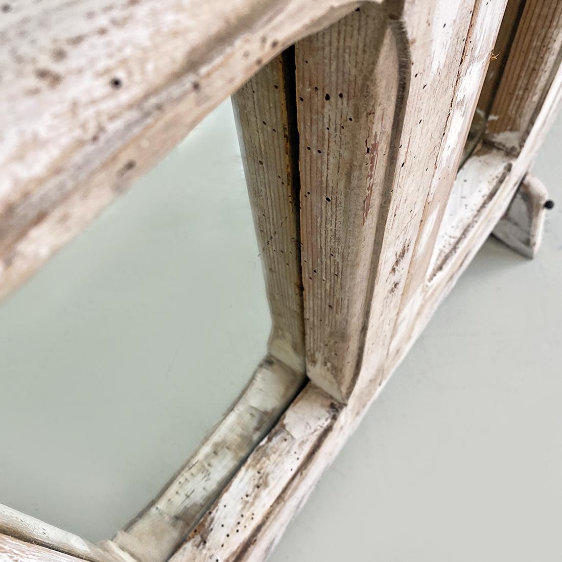Miroir italien ancien et rustique autoportant, fabriqué à partir d'une porte pivotante en bois, années 1940 en vente 9