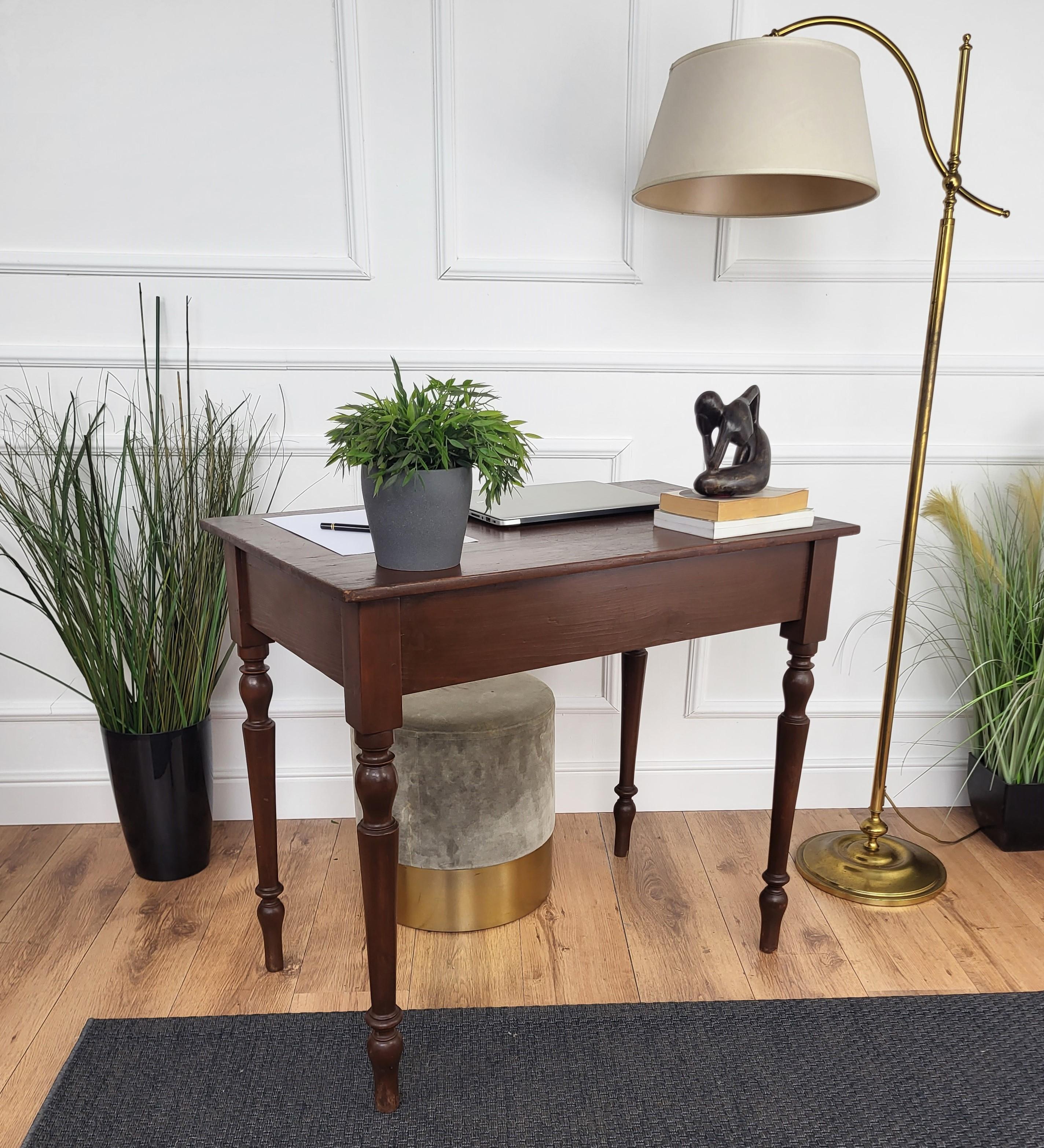 20ième siècle Table de bureau italienne rustique ancienne en vente
