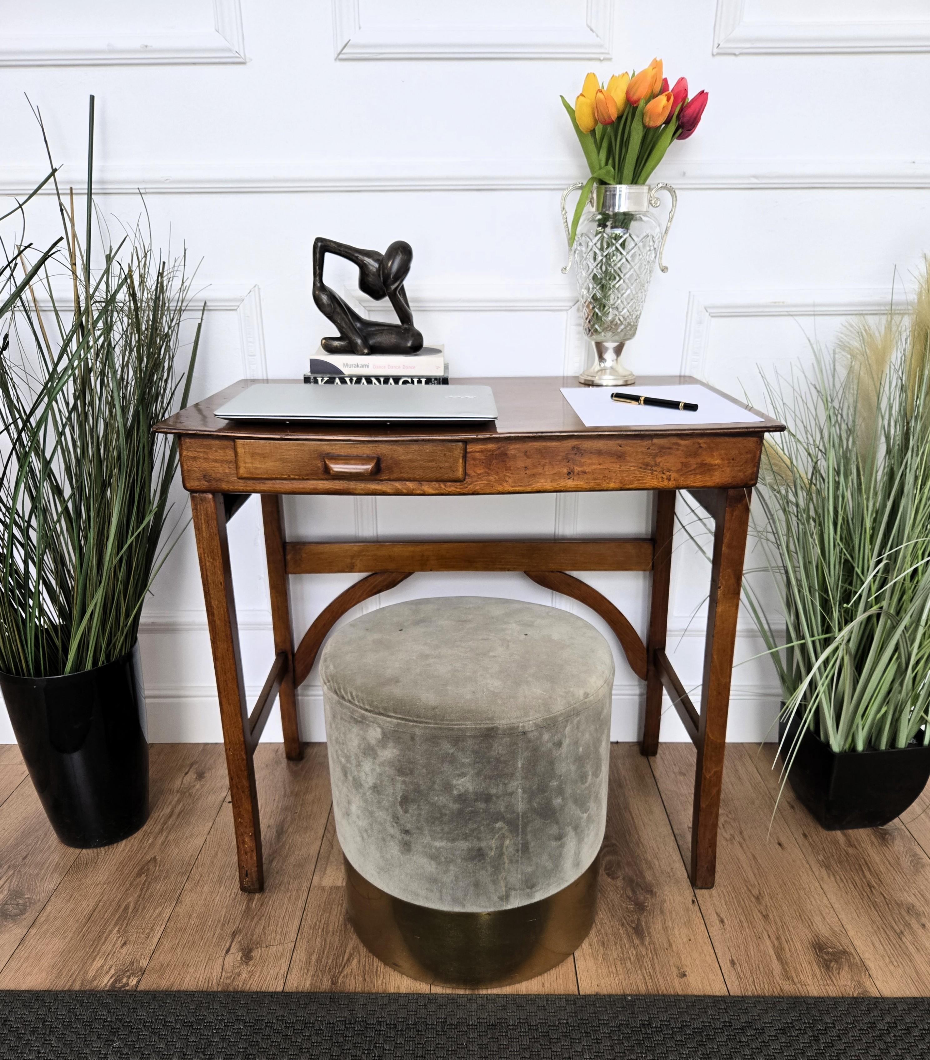 Table console italienne ancienne en noyer massif Table à écrire Bon état - En vente à Carimate, Como