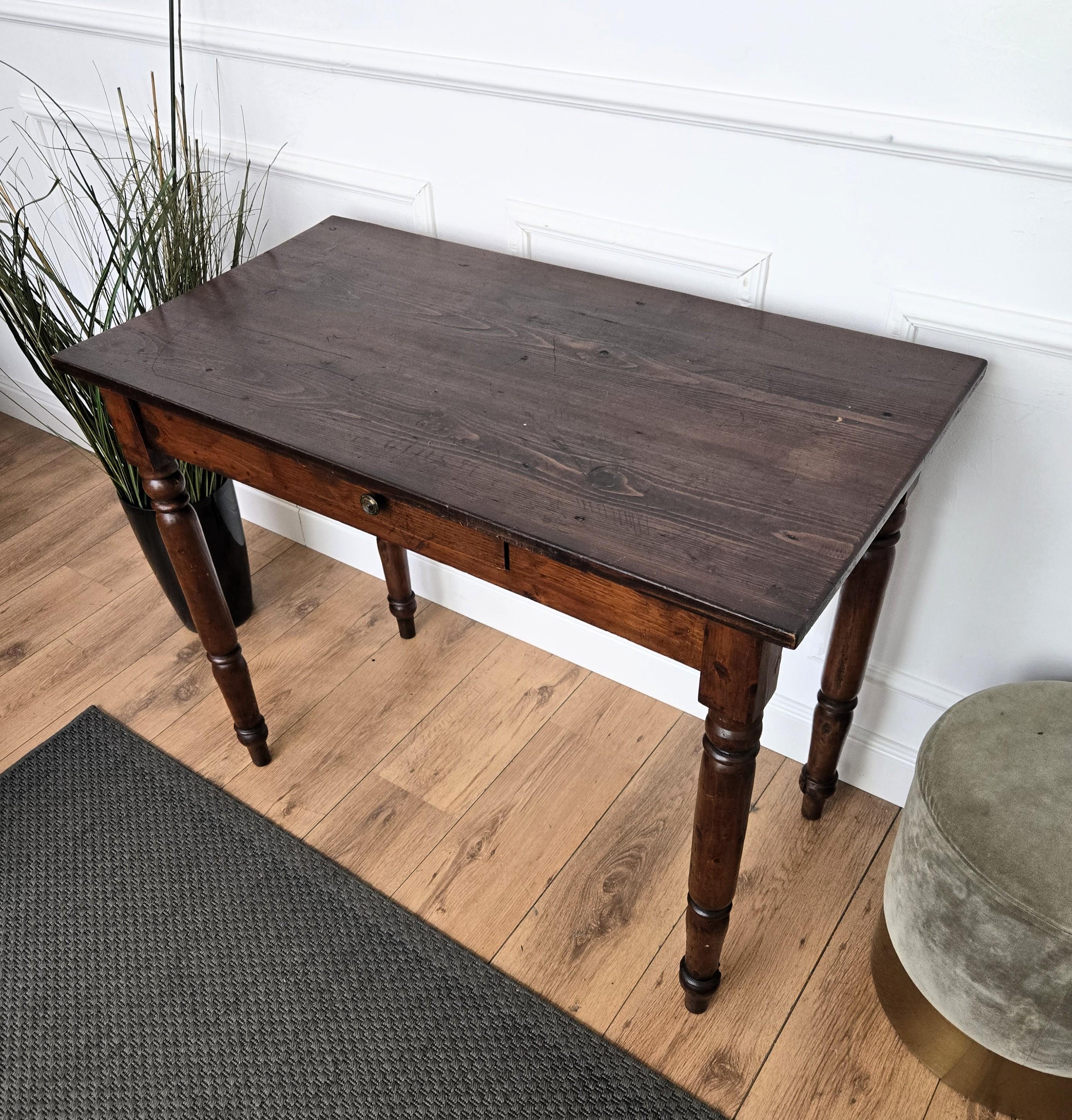 Italienischer antiker massiver Nussbaum rustikaler Tisch Schreibtisch schreibtisch 1