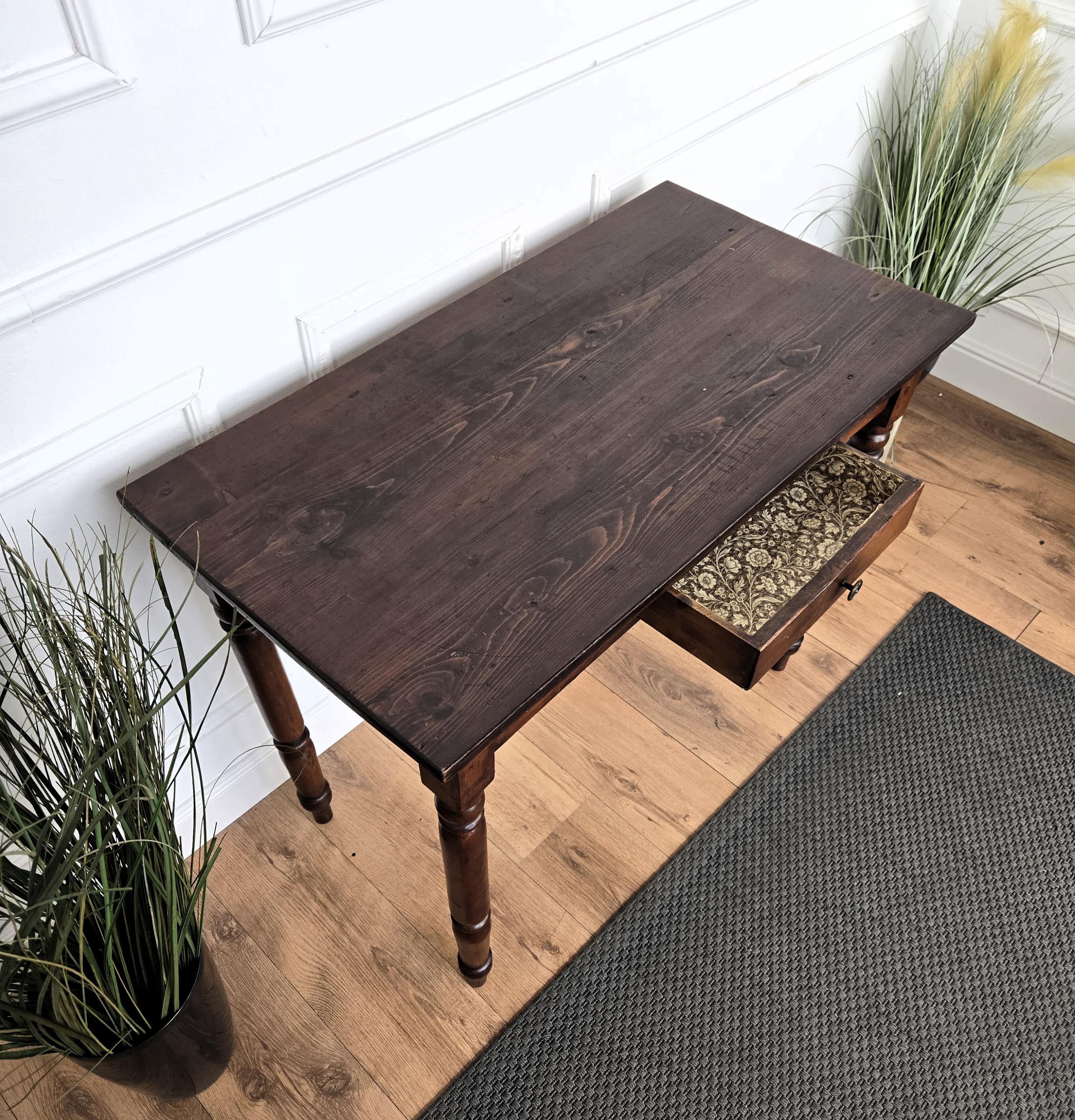 Italienischer antiker massiver Nussbaum rustikaler Tisch Schreibtisch schreibtisch 2