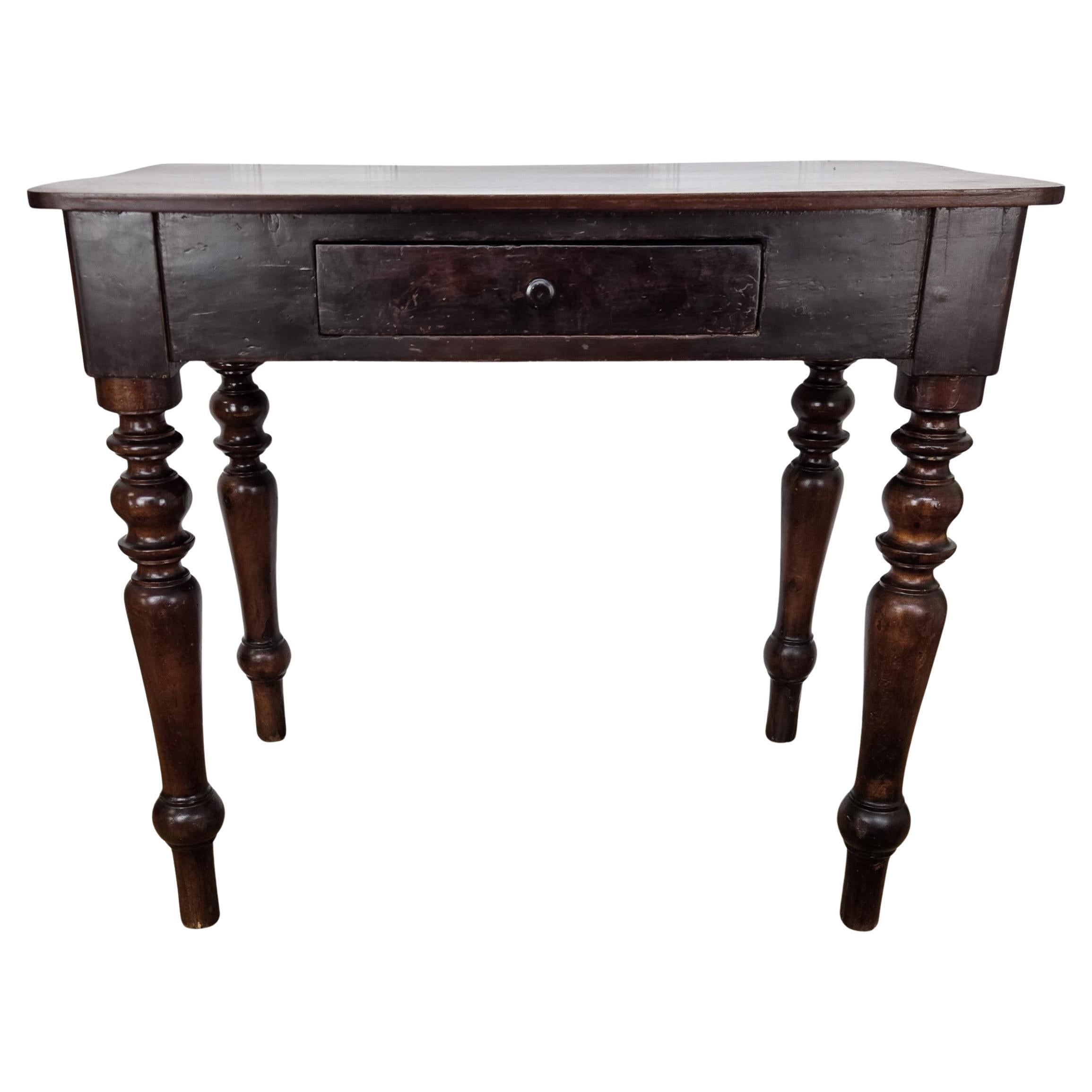 Mesa de escritorio rústica italiana antigua de nogal macizo Mesa de escritura