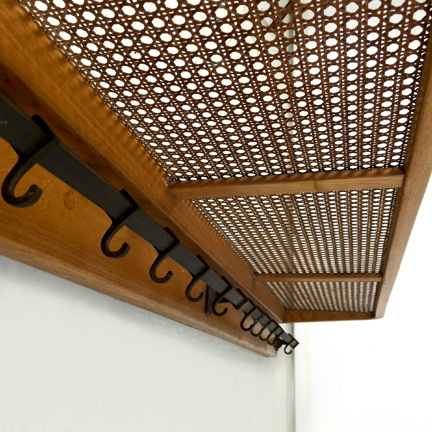 Italian antique straw and wood wall coat hanger with metal bar 12 hooks, 1920s In Good Condition In MIlano, IT