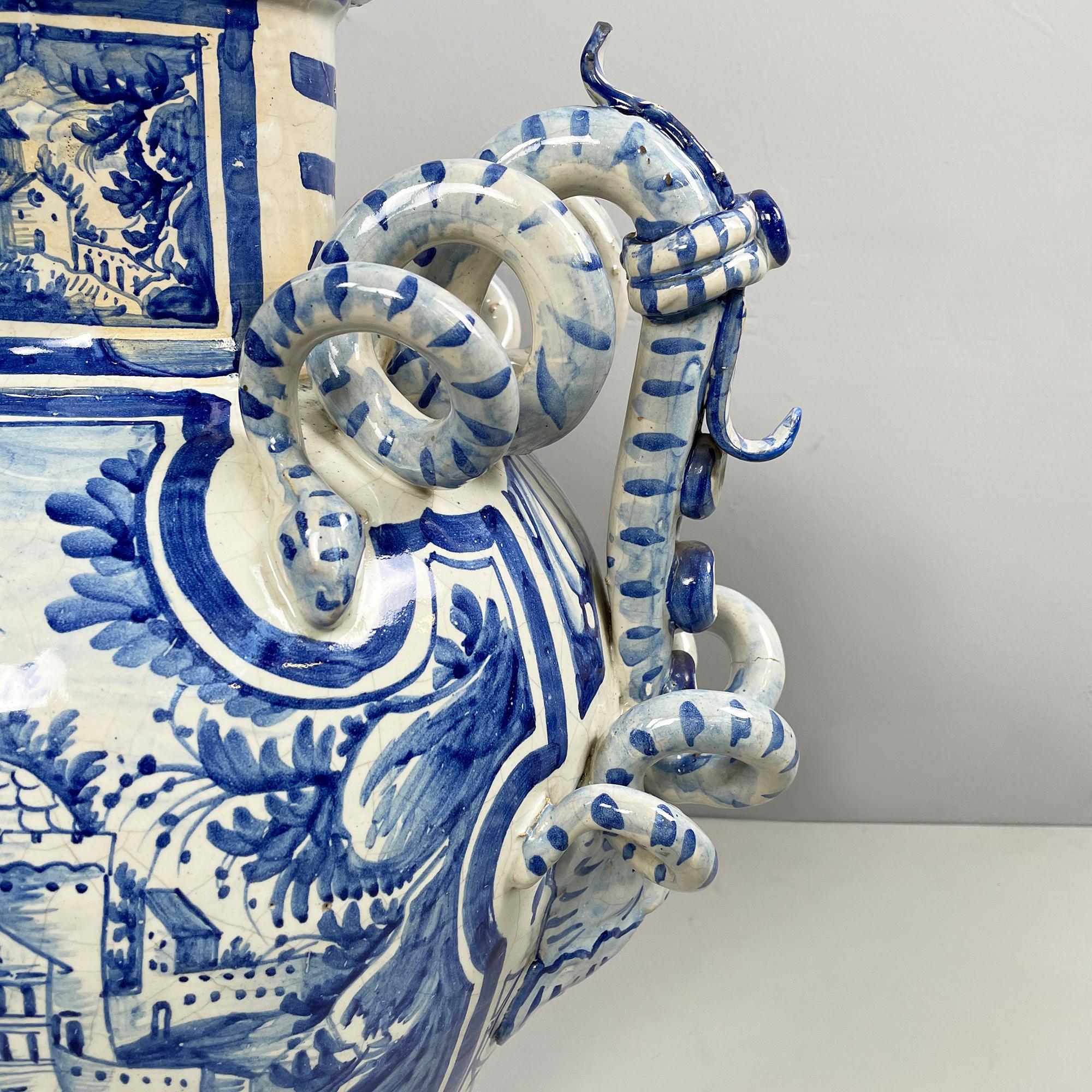 Italian antique vase with lid in blue and white majolica, 1715 For Sale 7