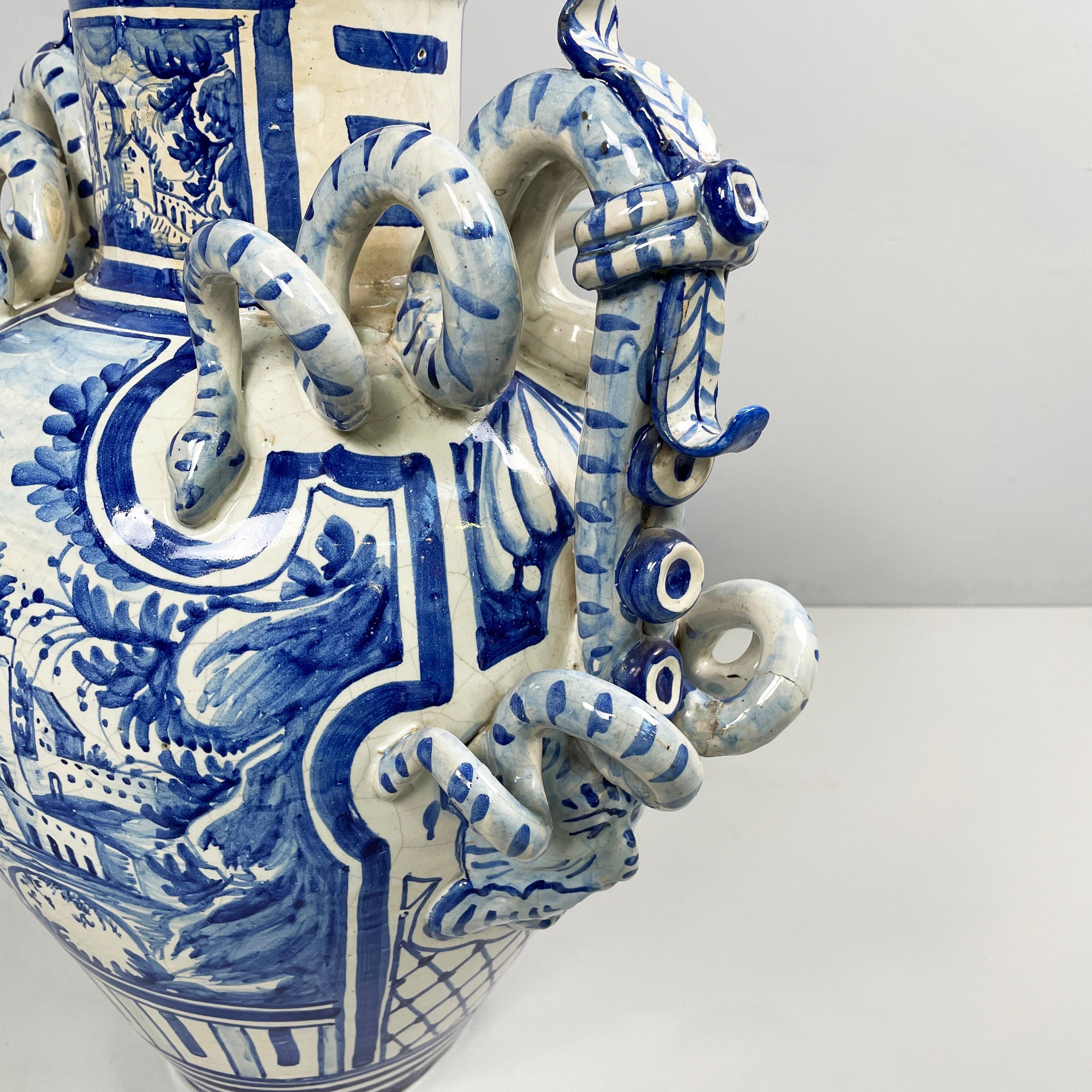 Italian antique vase with lid in blue and white majolica, 1715 For Sale 8