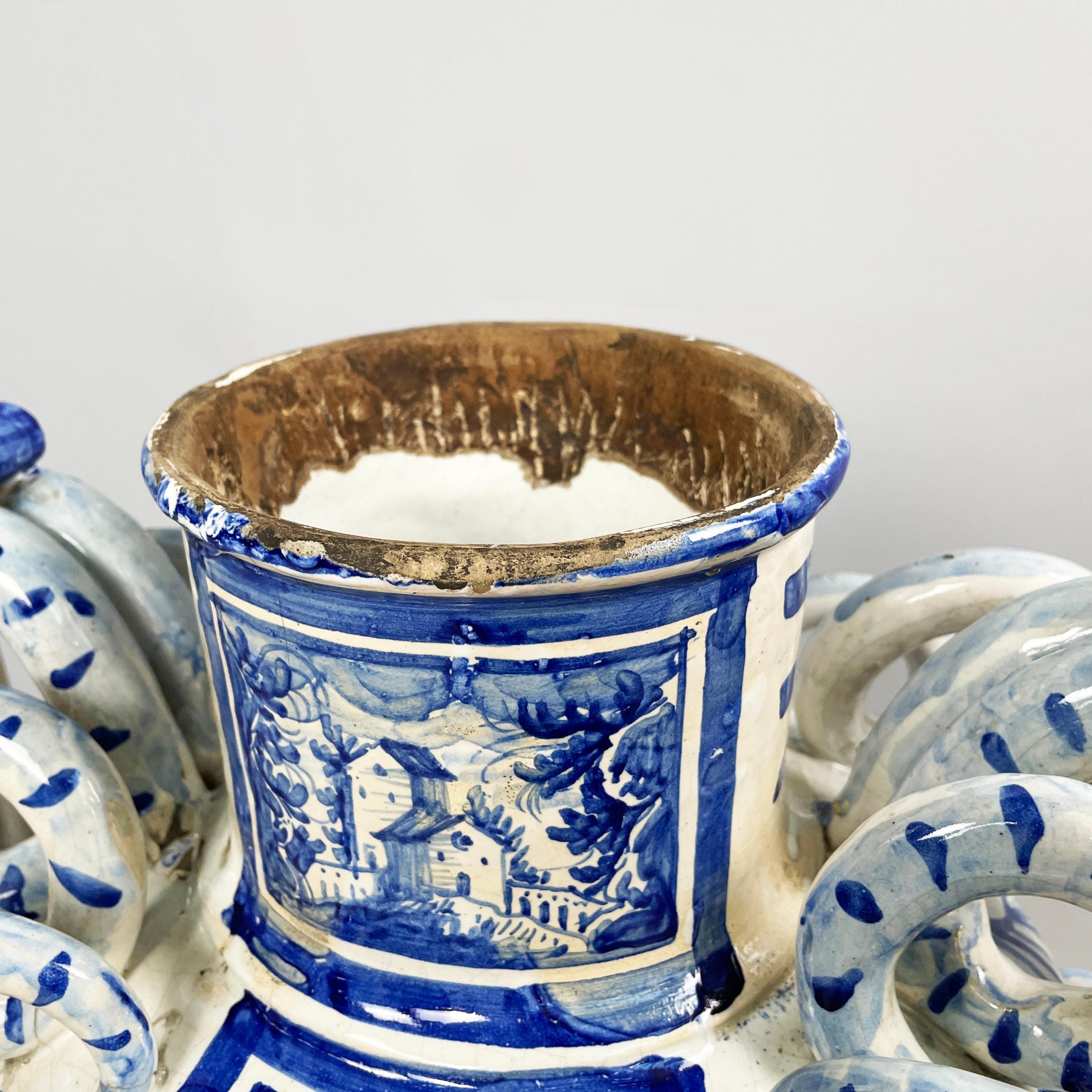 Italian antique vase with lid in blue and white majolica, 1715 For Sale 4