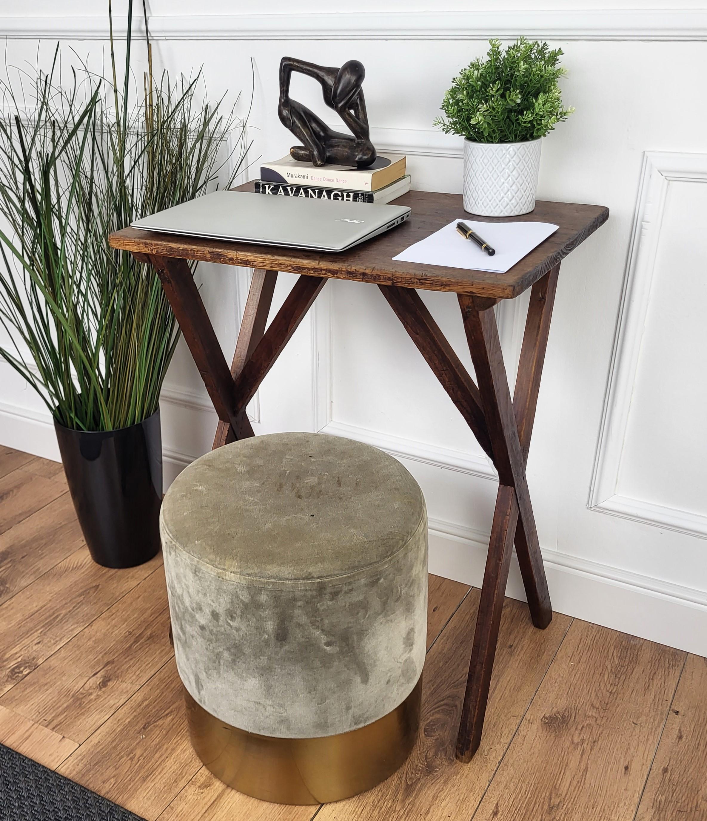 Italian Antique Walnut Rustic Small Console Table Desk Writing Table In Good Condition In Carimate, Como