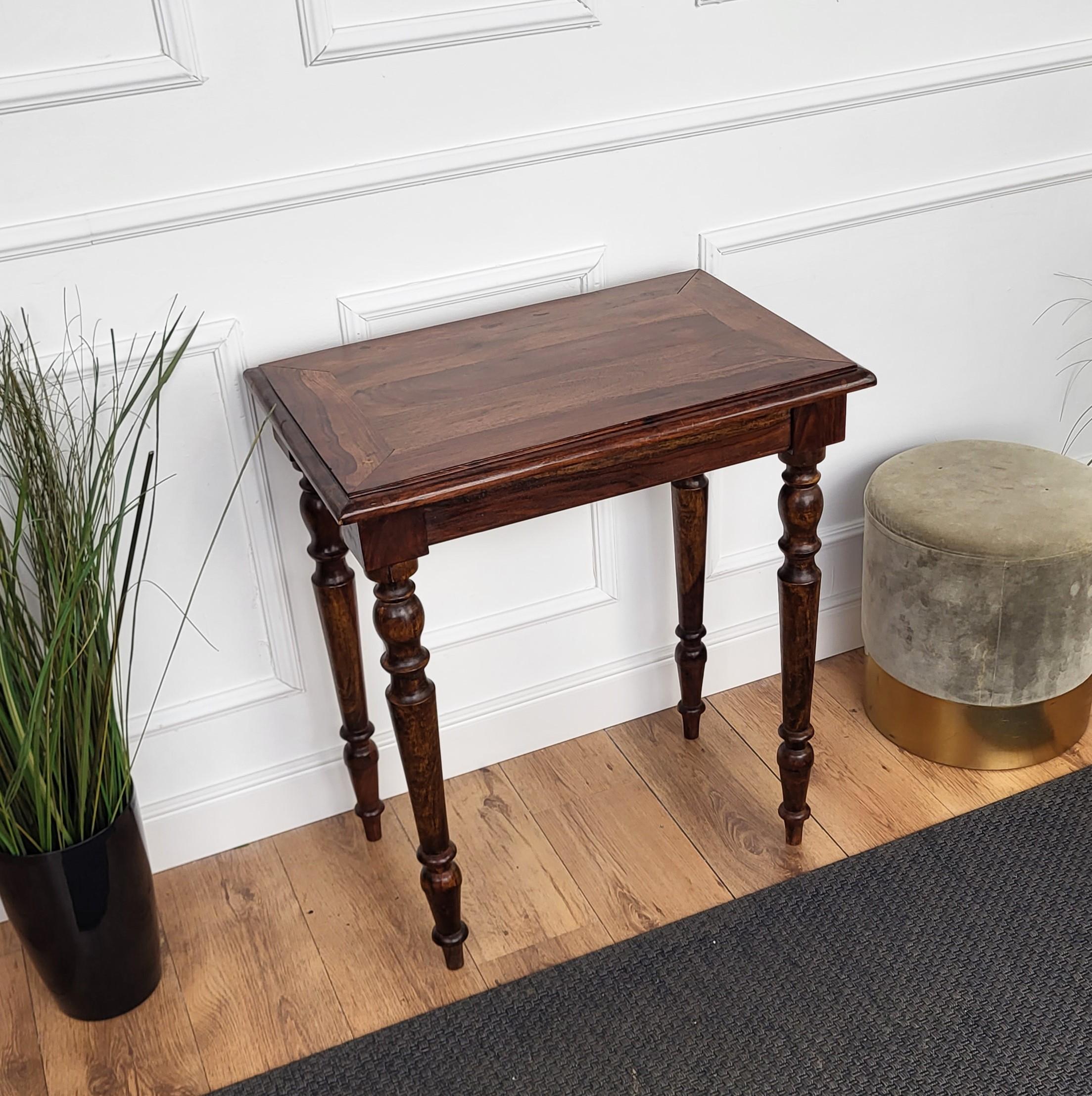 Bois Petite table console rustique en noyer ancien italien Bureau Table à écrire en vente