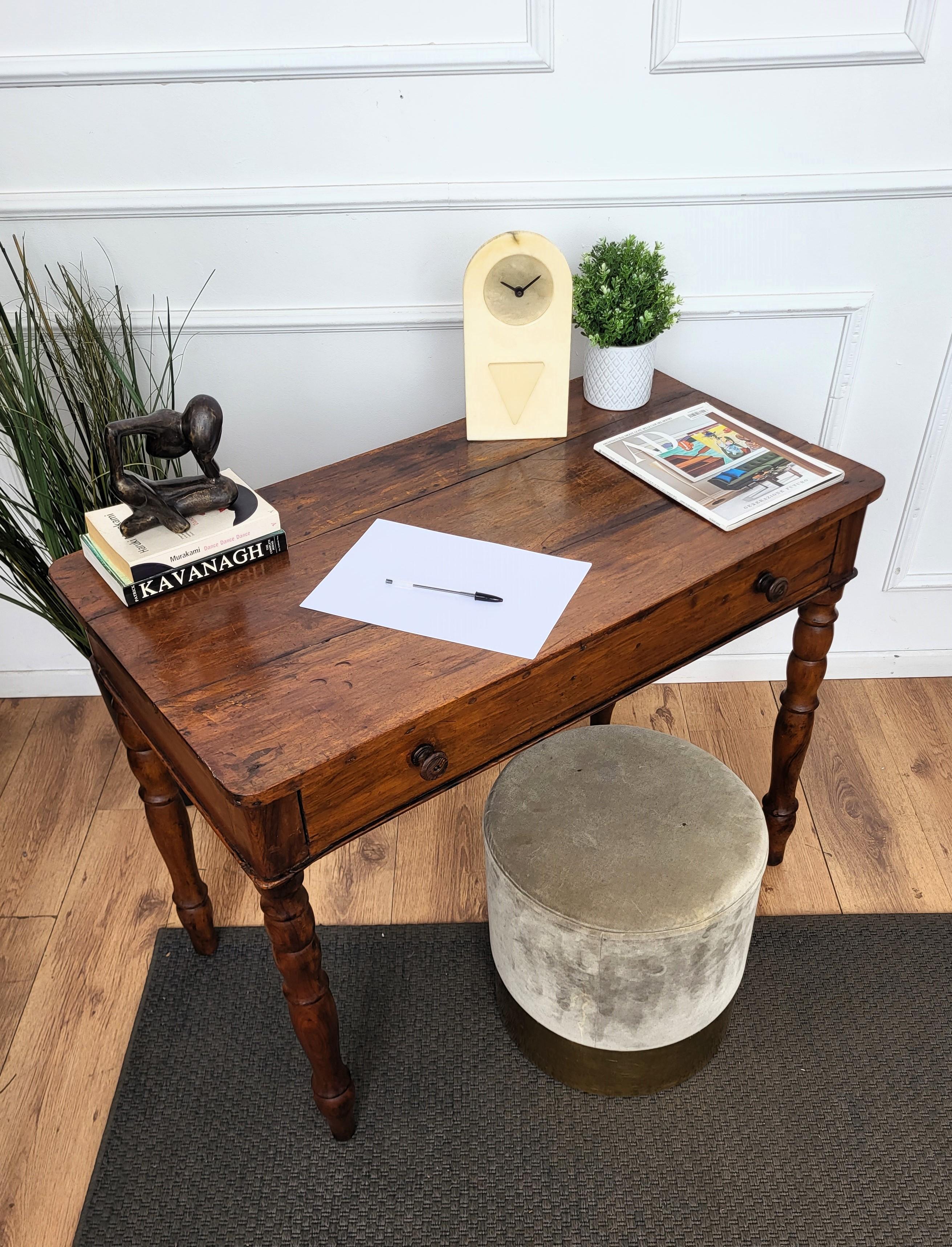 Italian Antique Walnut Rustic Table Desk Writing Table In Good Condition In Carimate, Como
