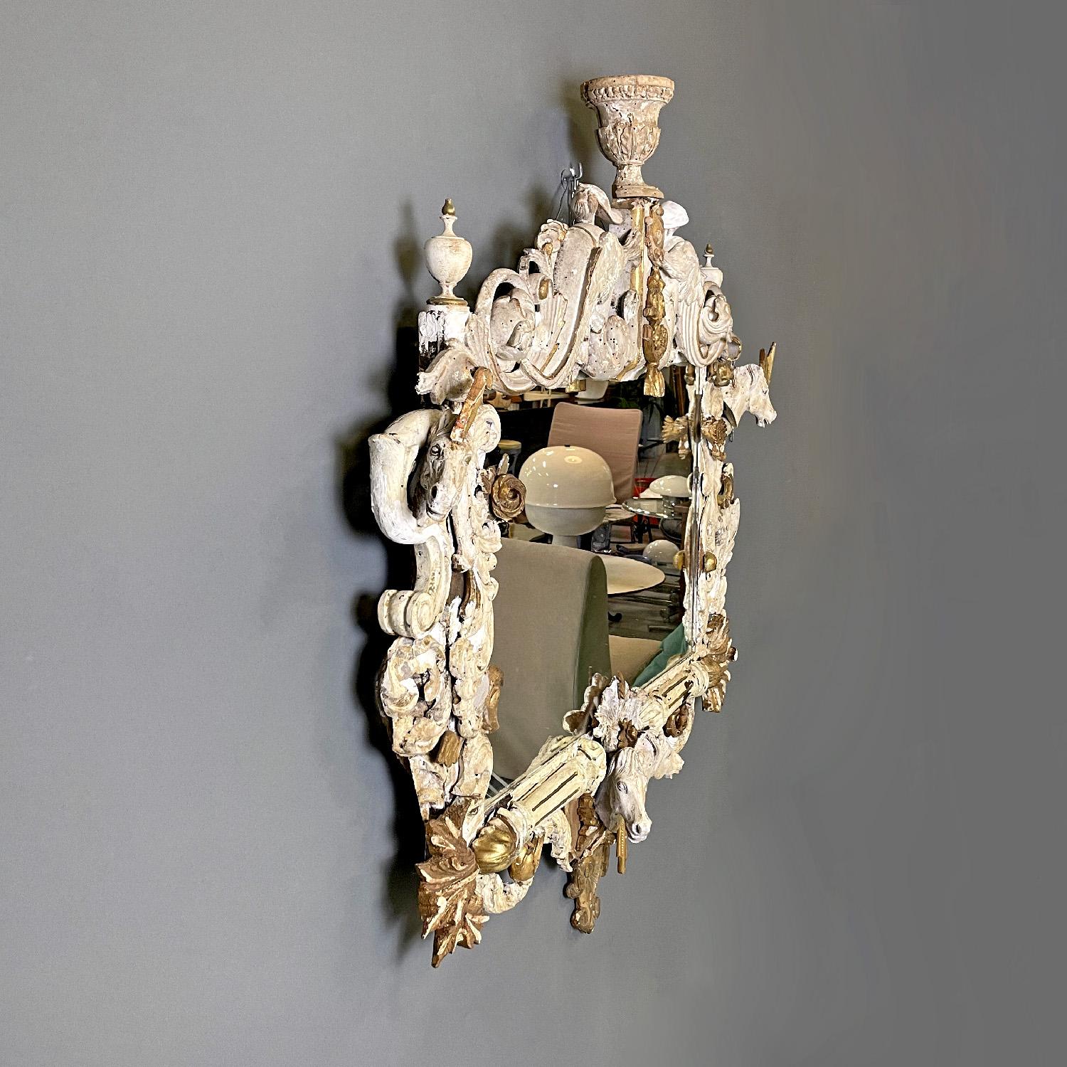 Italian white and golden wood wall mirror with animal decorations, 1990s In Fair Condition For Sale In MIlano, IT