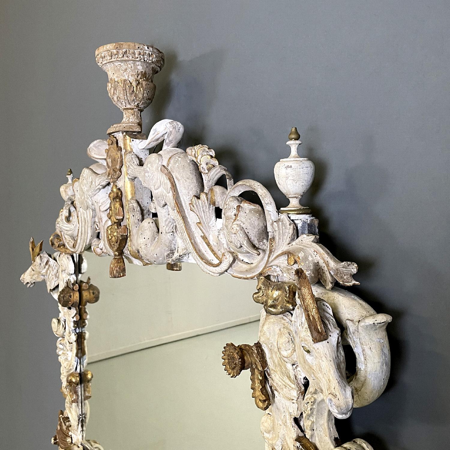 Gesso Italian antique white and golden wood wall mirror with animal decorations, 1990s For Sale