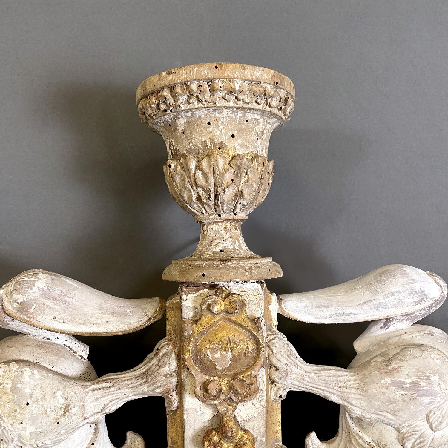 Italian white and golden wood wall mirror with animal decorations, 1990s For Sale 2