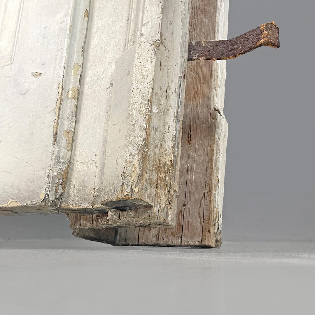 Puerta italiana antigua de madera pintada de blanco con marco y tiradores de latón de principios de 1900 en venta 14