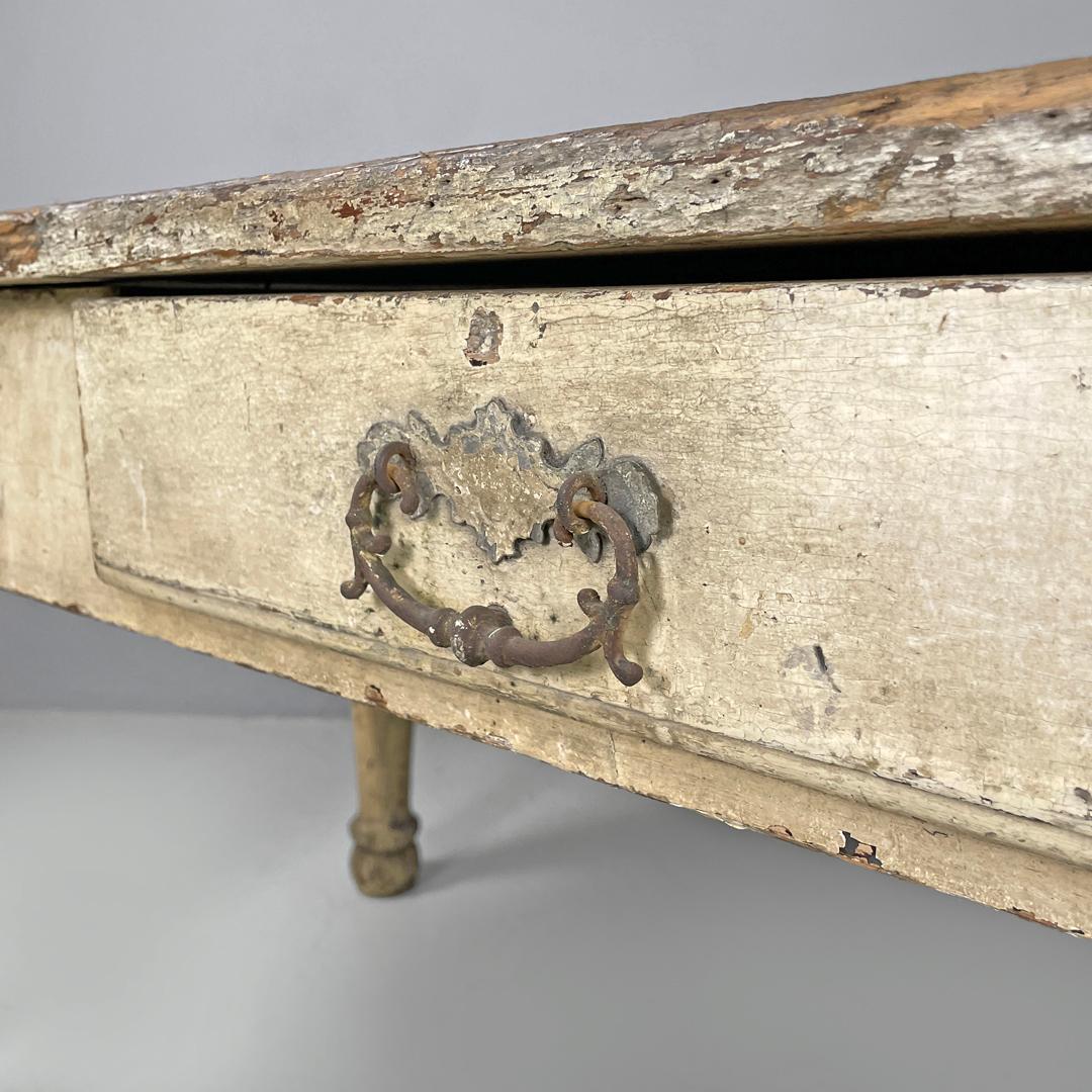 Ancienne table de salle à manger italienne en bois peint en blanc avec deux tiroirs, fin des années 1800 en vente 7
