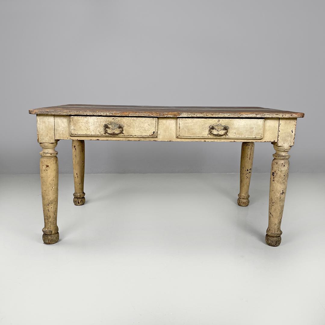 Début du XIXe siècle Ancienne table de salle à manger italienne en bois peint en blanc avec deux tiroirs, fin des années 1800 en vente