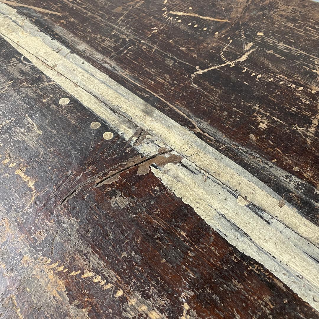 Ancienne table de salle à manger italienne en bois peint en blanc avec deux tiroirs, fin des années 1800 en vente 4
