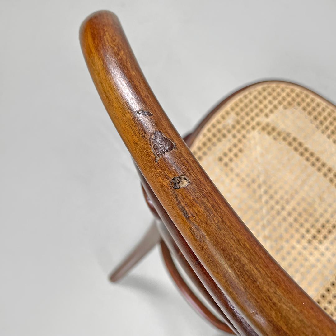Italian antique wood and Vienna straw chairs with curl details, early 1900s For Sale 4