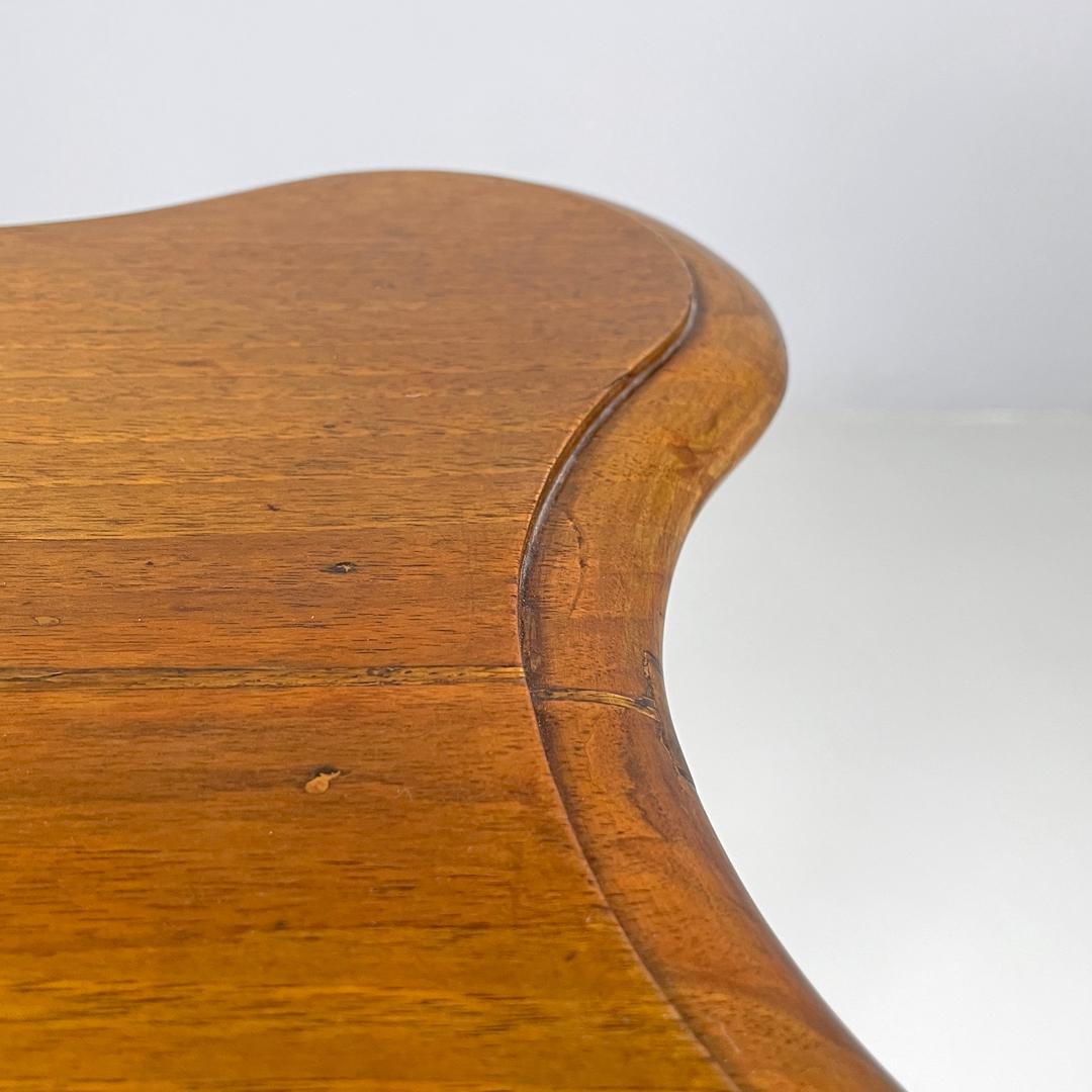 Italienische antike Holzsockel mit geschwungenen Profilen und Verzierungen, Anfang 1900 im Angebot 8