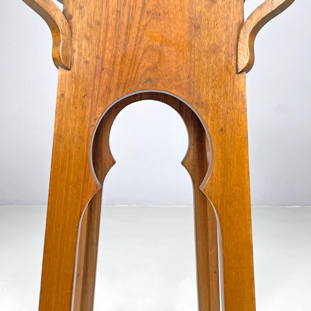 Italienische antike Holzsockel mit geschwungenen Profilen und Verzierungen, Anfang 1900 im Angebot 13