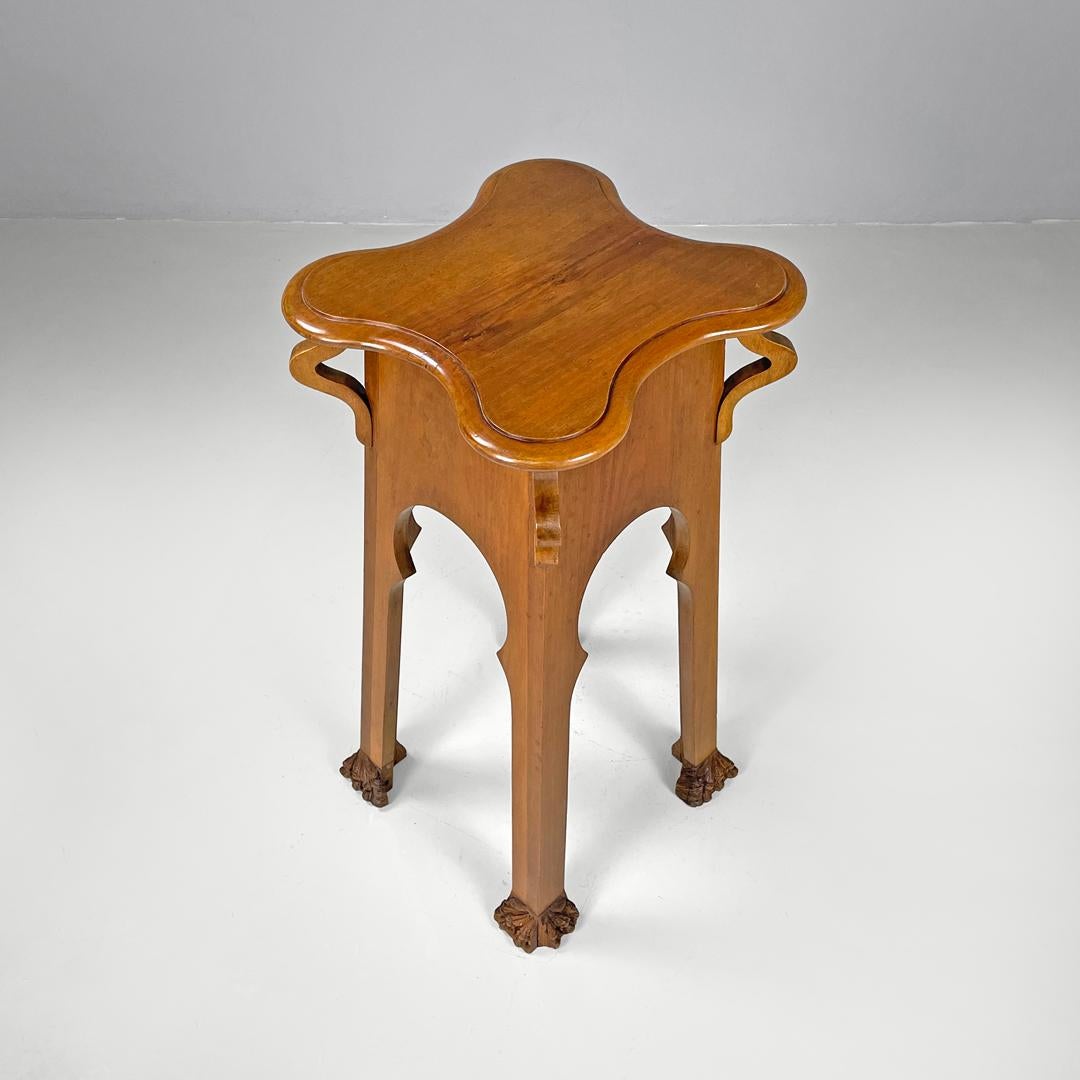 Italienische antike Holzsockel mit geschwungenen Profilen und Verzierungen, Anfang 1900 im Angebot 3