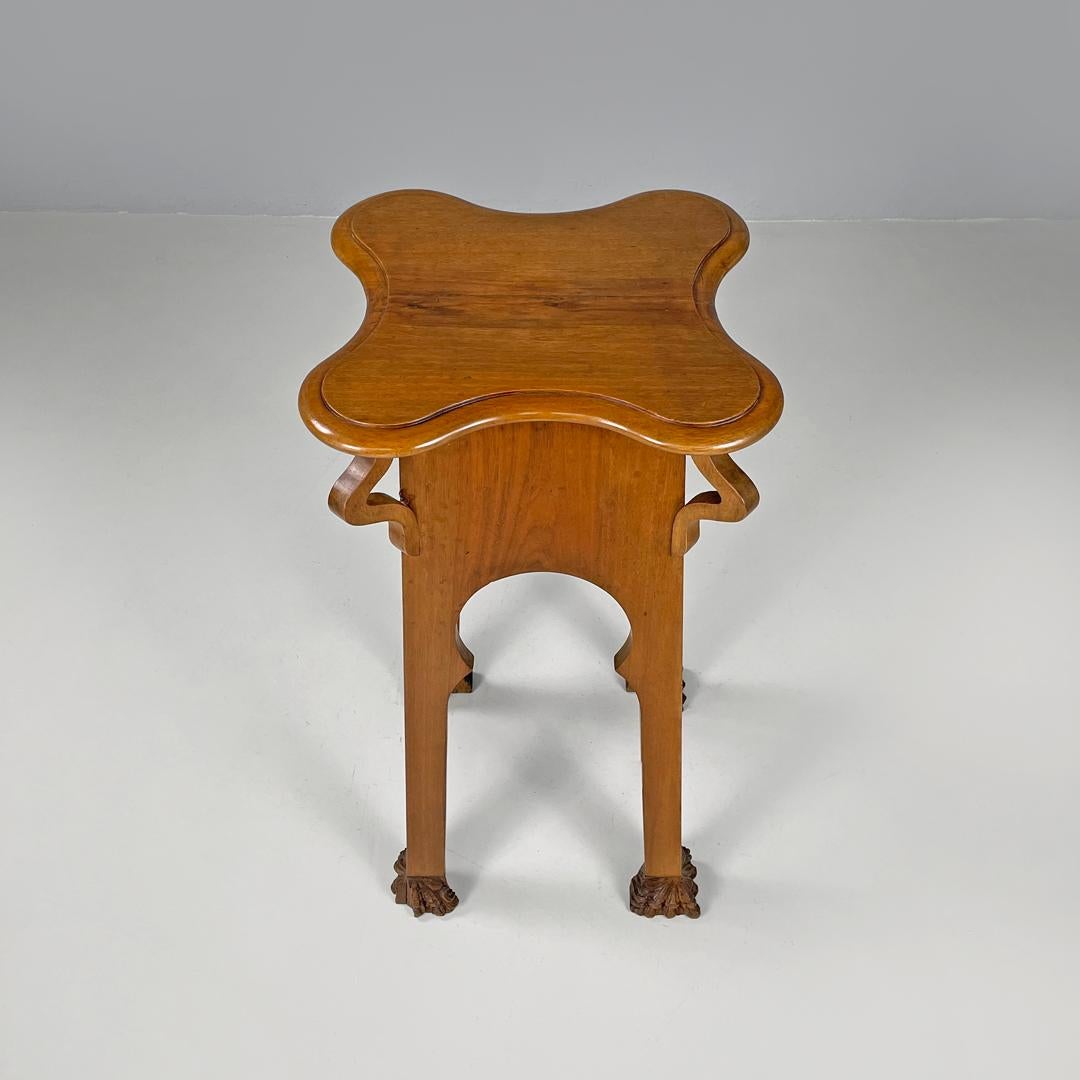 Italienische antike Holzsockel mit geschwungenen Profilen und Verzierungen, Anfang 1900 im Angebot 4