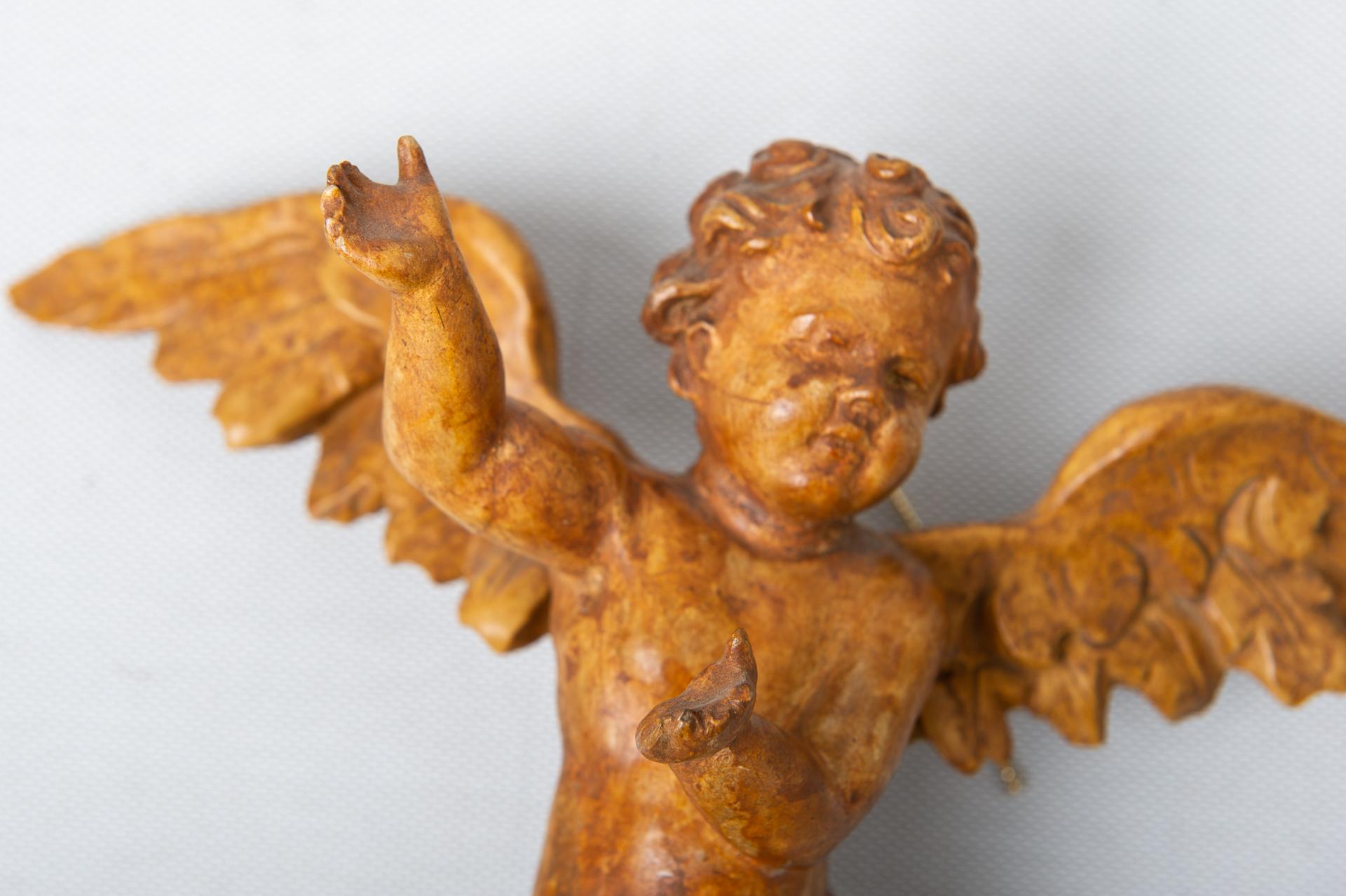Italian Antique Wooden Angel In Good Condition For Sale In Alessandria, Piemonte