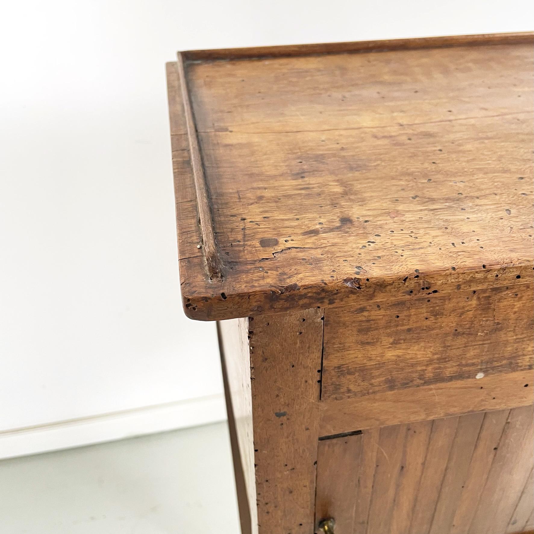 Italian antique Wooden bedside table with brass handle, early 1900s For Sale 5
