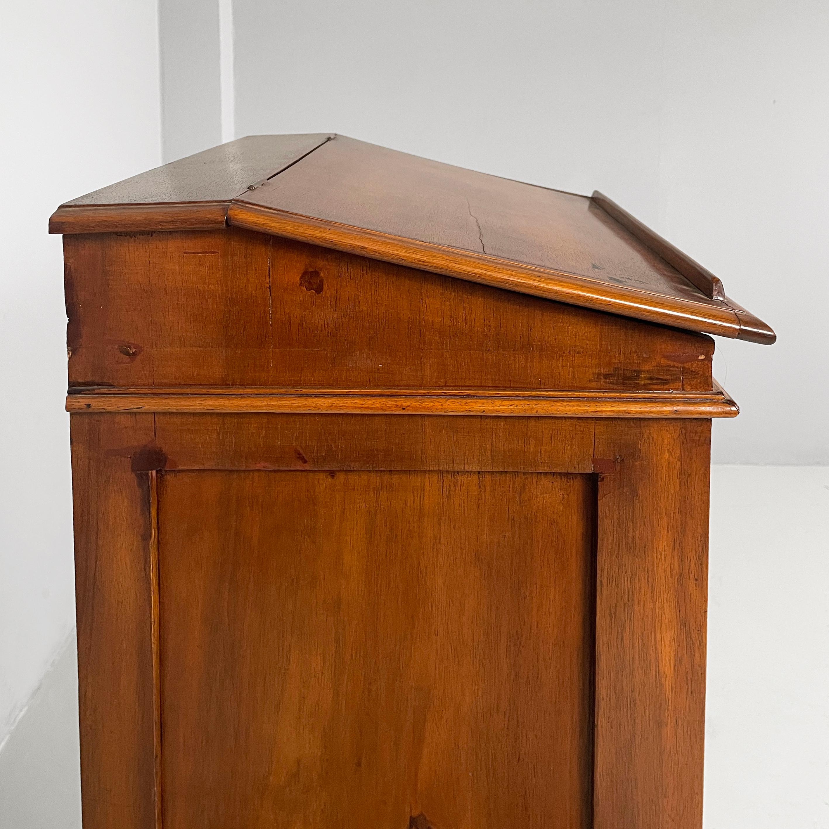 Italian antique wooden chest of drawers with bookstand, 1800s For Sale 4