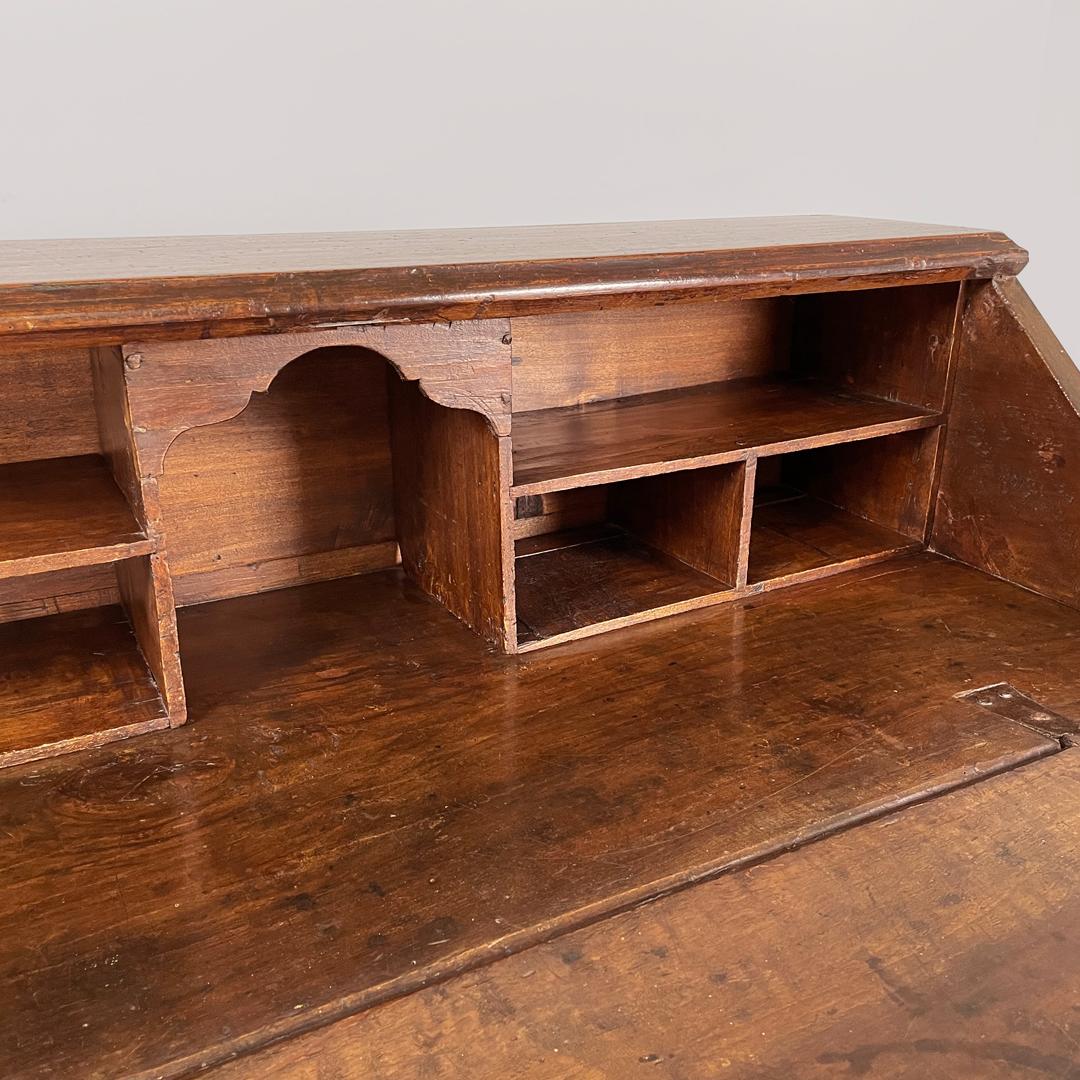 Italian antique wooden chest of drawers with drop-leaf top and decorations 1700s For Sale 9
