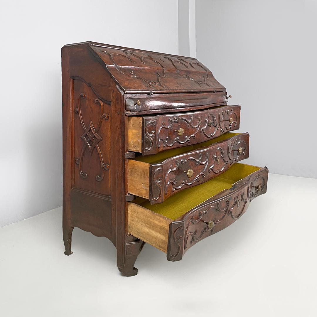 Early 18th Century Italian antique wooden chest of drawers with drop-leaf top and decorations 1700s For Sale