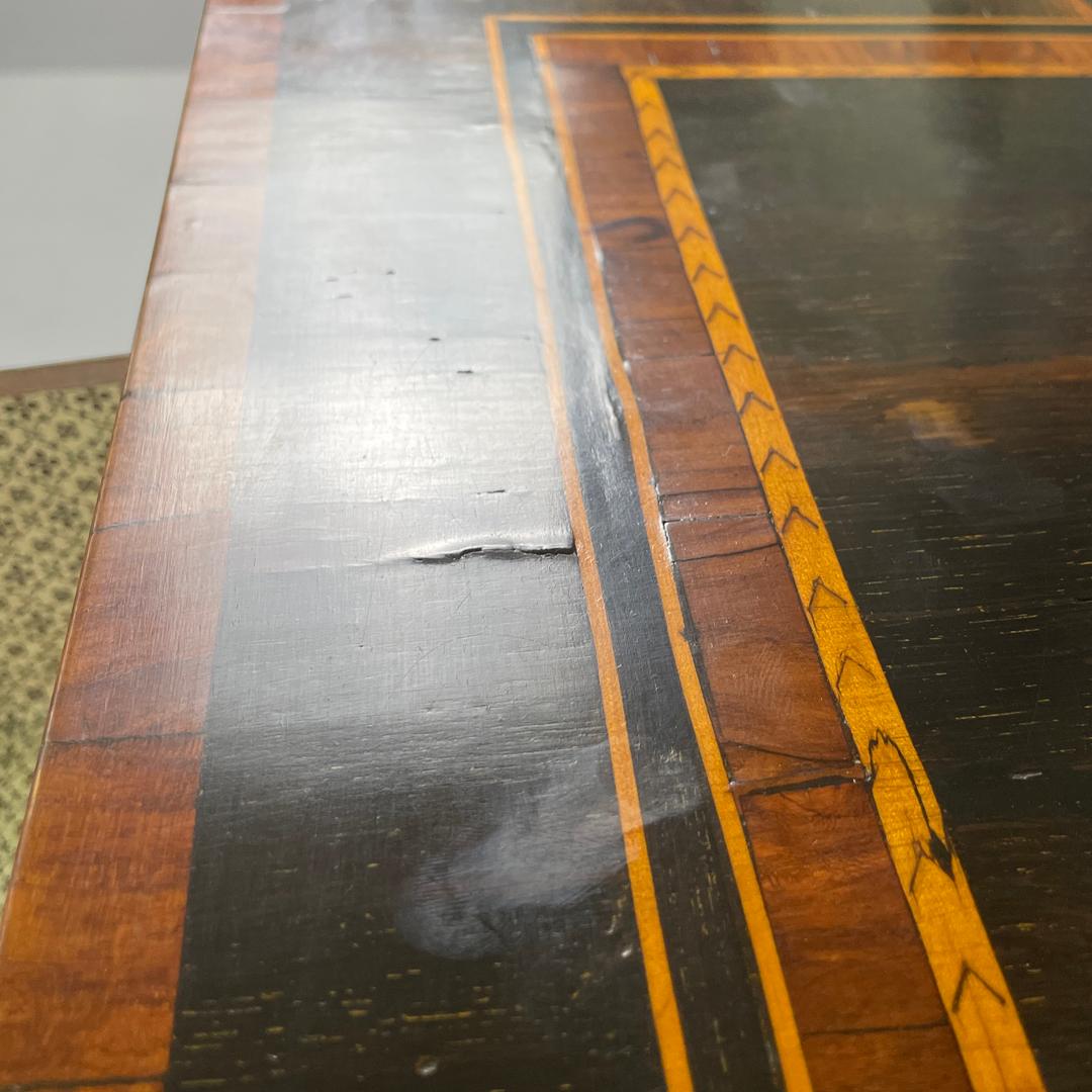 Cassettone italiano antico in legno con decorazioni a intarsio, inizio '800 in vendita 4
