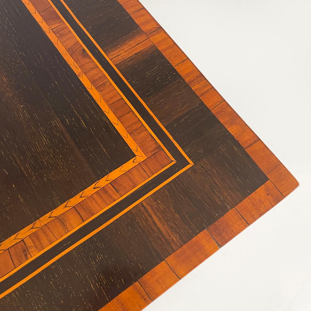 Cassettone italiano antico in legno con decorazioni a intarsio, inizio '800 in vendita 5