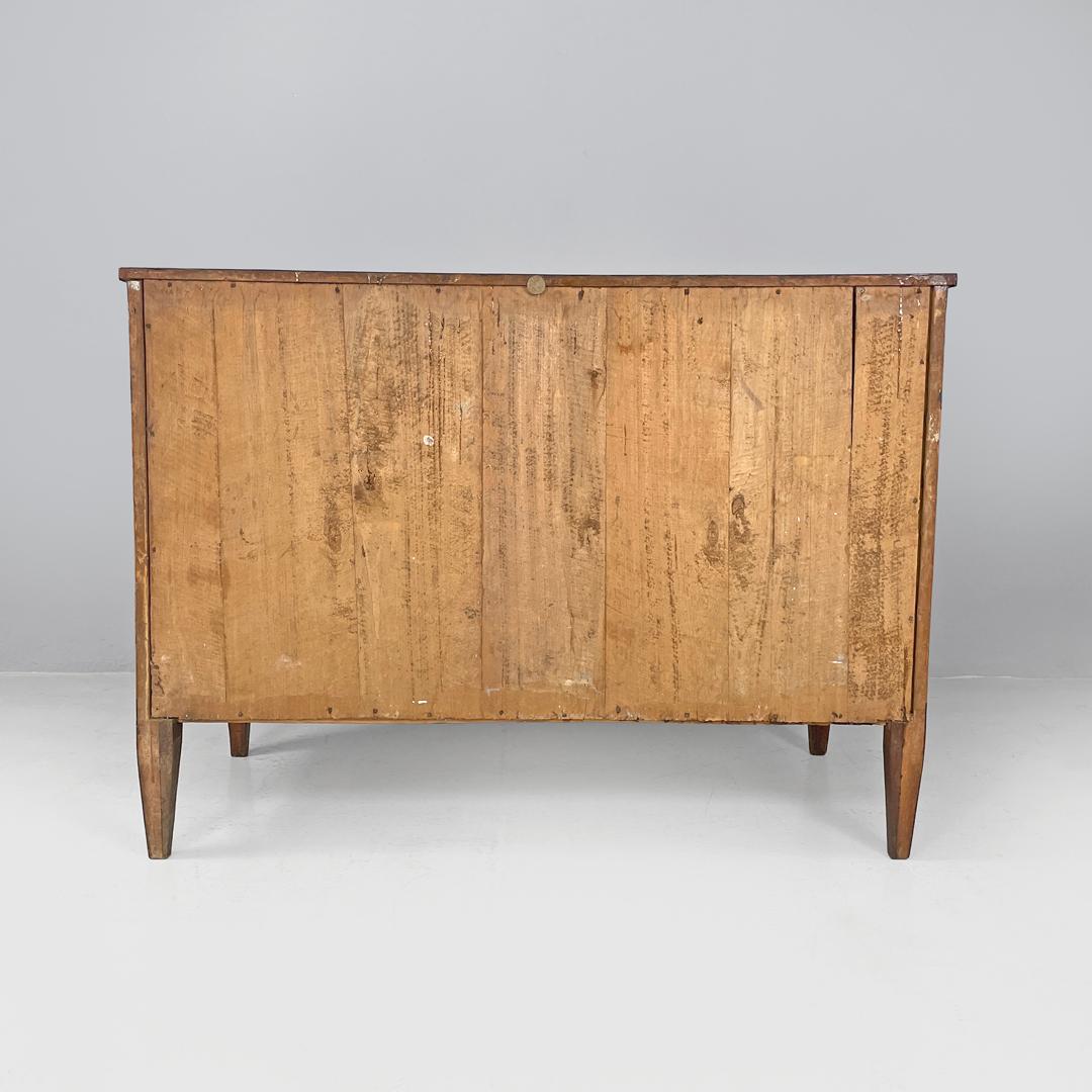 Cassettone italiano antico in legno con decorazioni a intarsio, inizio '800 in vendita 2