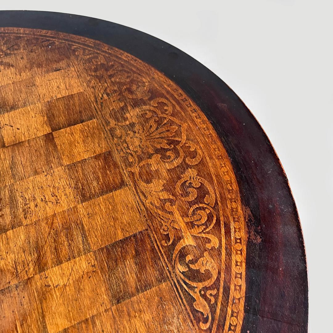 Table basse italienne ancienne avec décorations en guirlande, début des années 1900 en vente 7