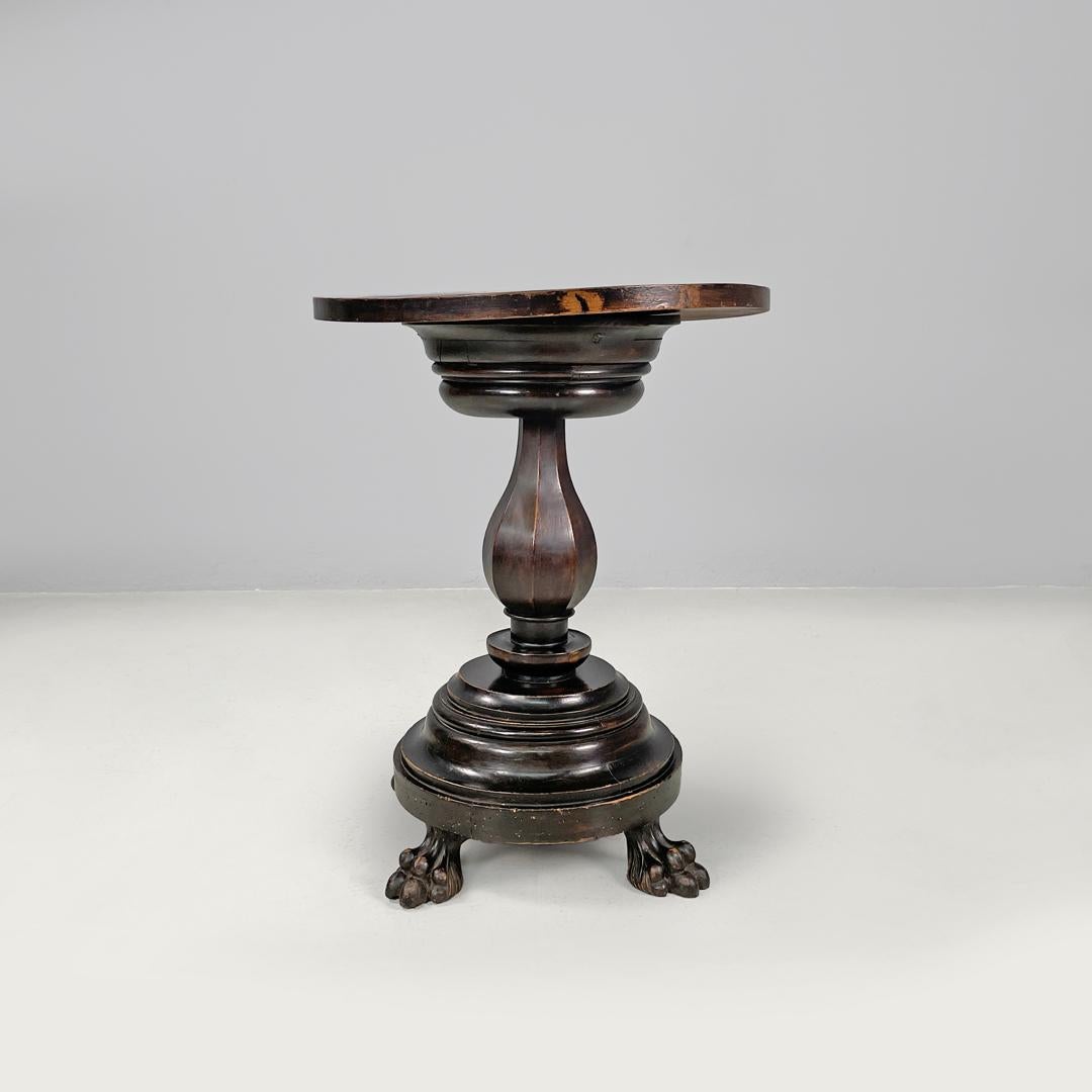 Bois Table basse italienne ancienne avec décorations en guirlande, début des années 1900 en vente